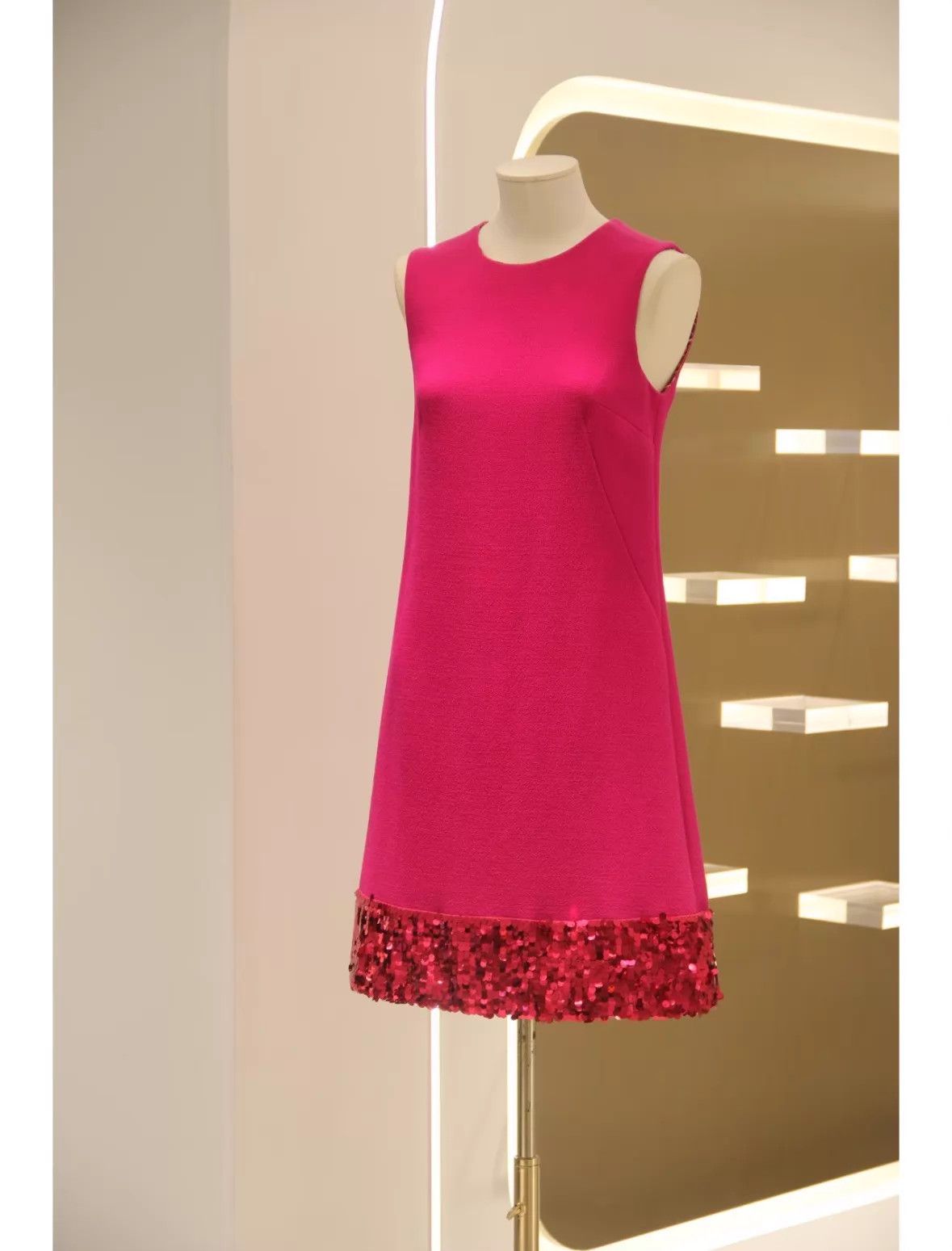 Valentino Valentino Magenta Floral Sequin Sleeveless Dress Size S / US 4 / IT 40 - 6 Thumbnail