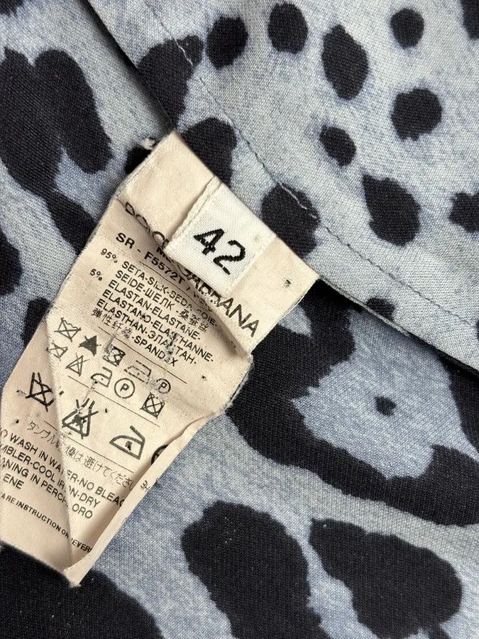 Dolce & Gabbana 2010s Dolce & Gabbana Blue Leopard Print Silk Shirt Size US S / EU 44-46 / 1 - 11 Thumbnail