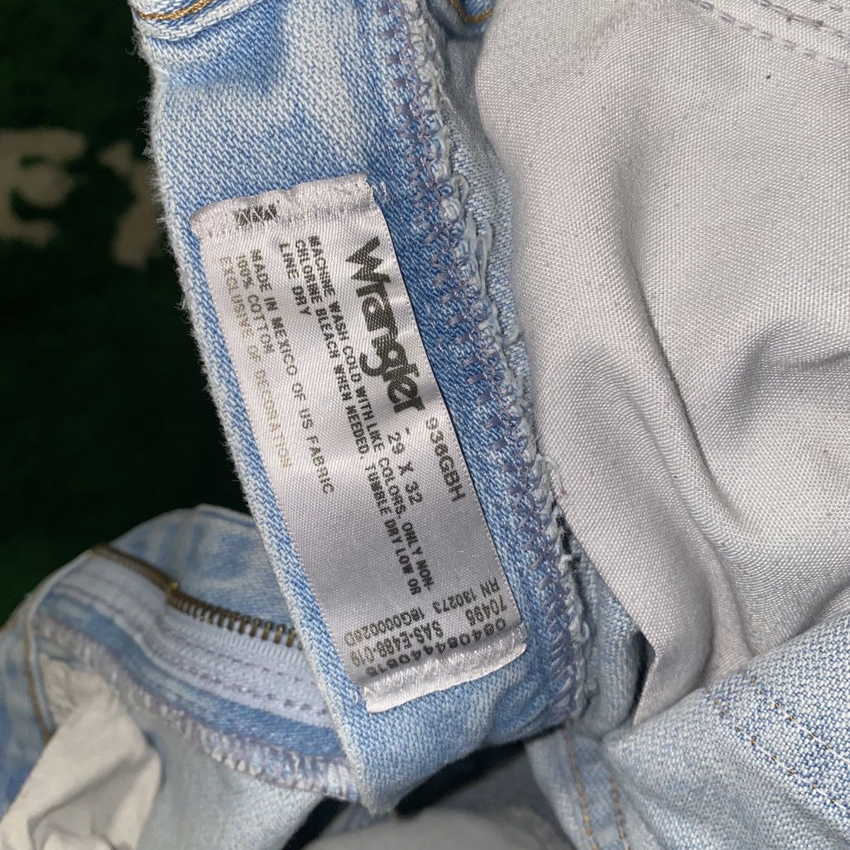 Wrangler Vintage 90s Wrangler Light Wash Denim Jeans | Size 29x32 Size US 29 - 5 Thumbnail