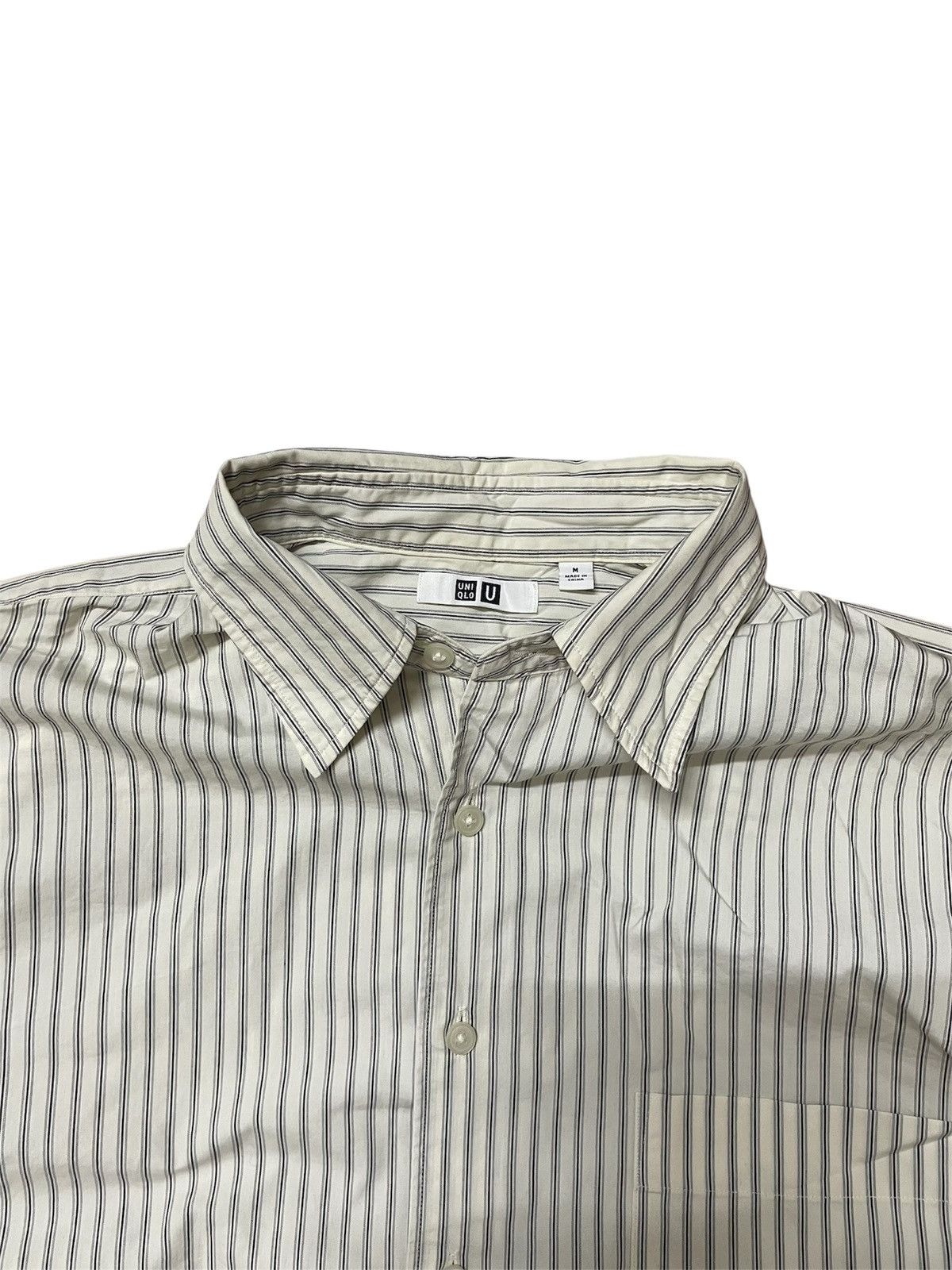 Uniqlo uniqlo white striped shirt relax fit Size US M / EU 48-50 / 2 - 3 Thumbnail