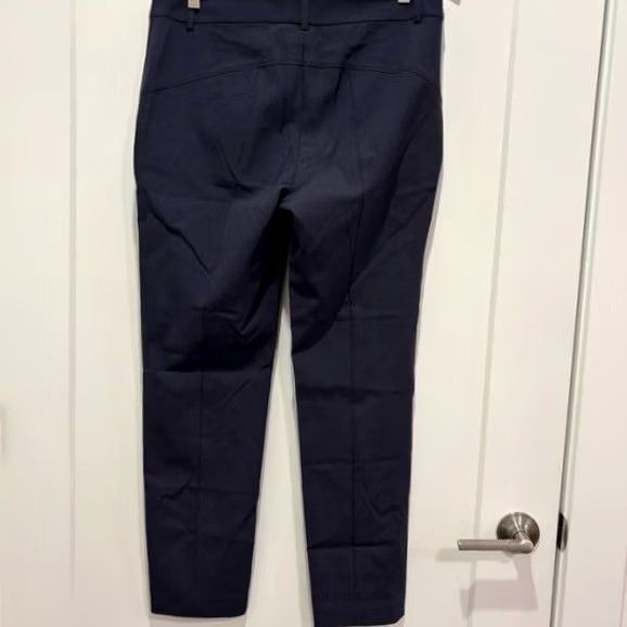 Lord & Taylor LORD & TAYLOR Navy Blue Flat Front Zip Pocket Ankle Pants Size 10 Size 32" / US 10 / IT 46 - 4 Thumbnail