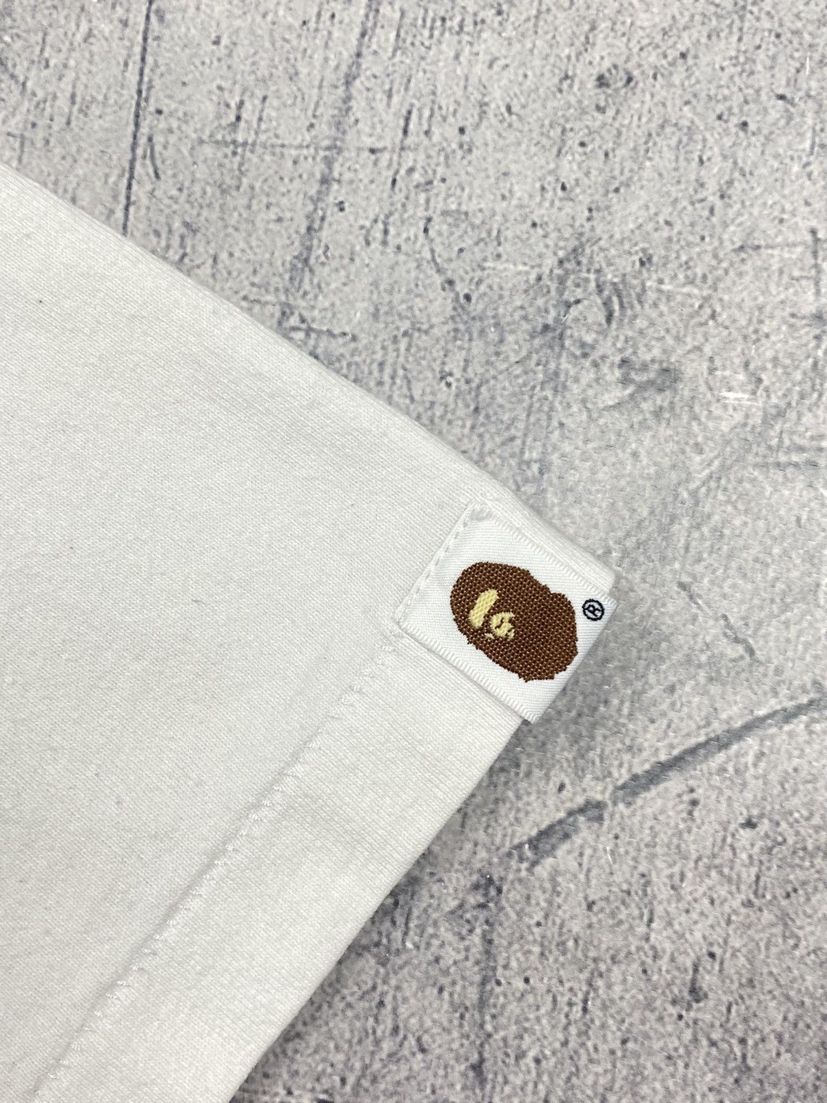 Bape Vintage A Bathing Ape Busy Works Tee OG BAPE Distressed Size US L / EU 52-54 / 3 - 7 Thumbnail