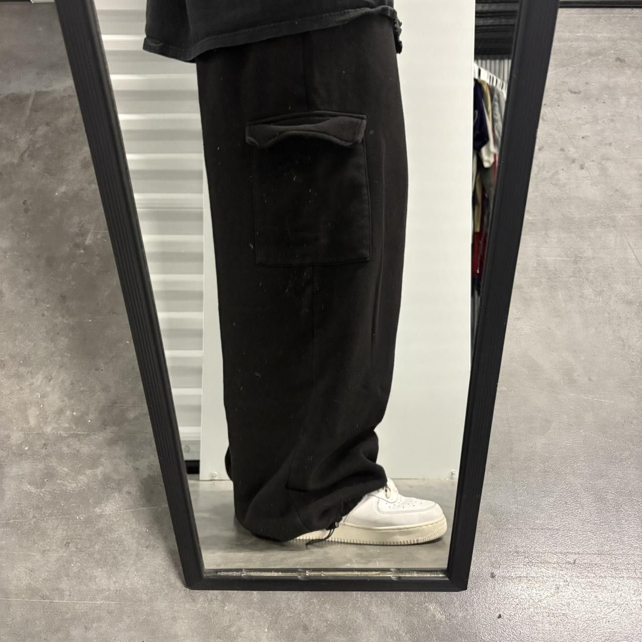 Vintage CRAZY Vintage Y2K/2000s Super Baggy Wideleg Black Cargo Sweatpants! Size US 38 / EU 54 - 1 Thumbnail