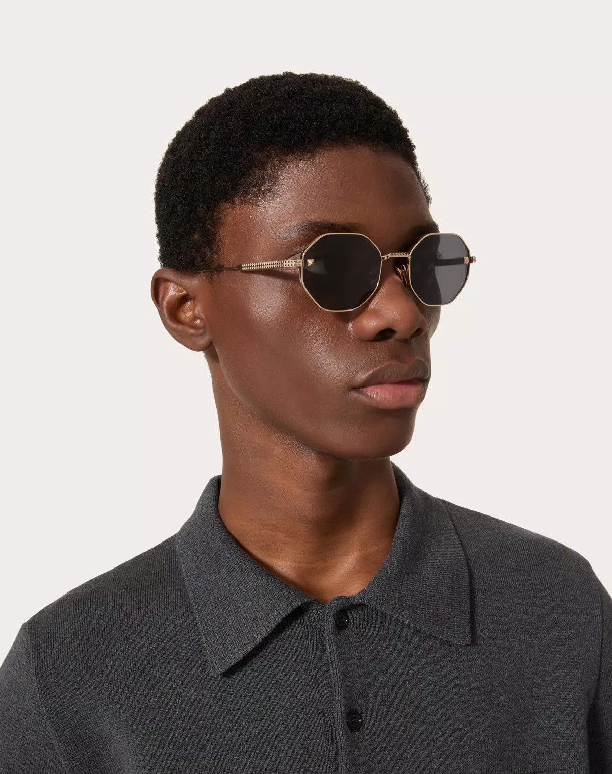 Valentino oc11z0725 Size: 52/ Exhagonal Titanium Frame in Dark Grey Size ONE SIZE - 6 Thumbnail