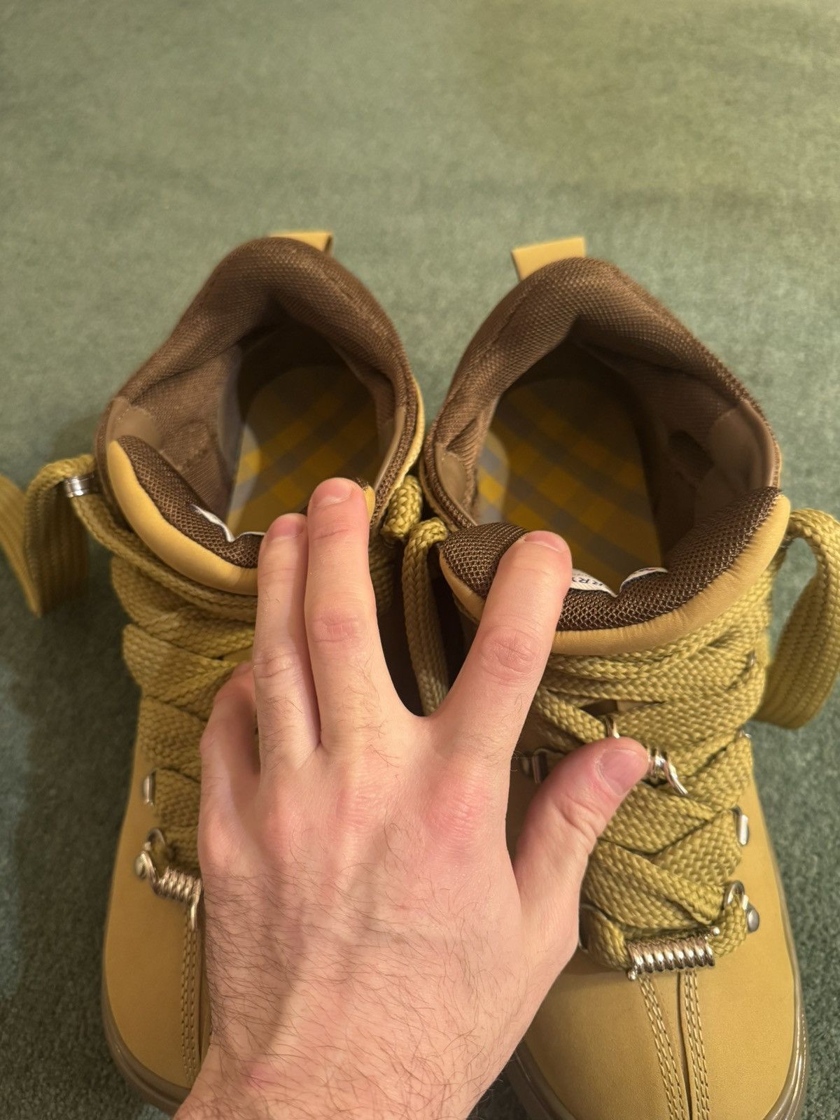 Burberry Suede Boots with Barbed Wire Size US 11 / EU 44 - 13 Thumbnail