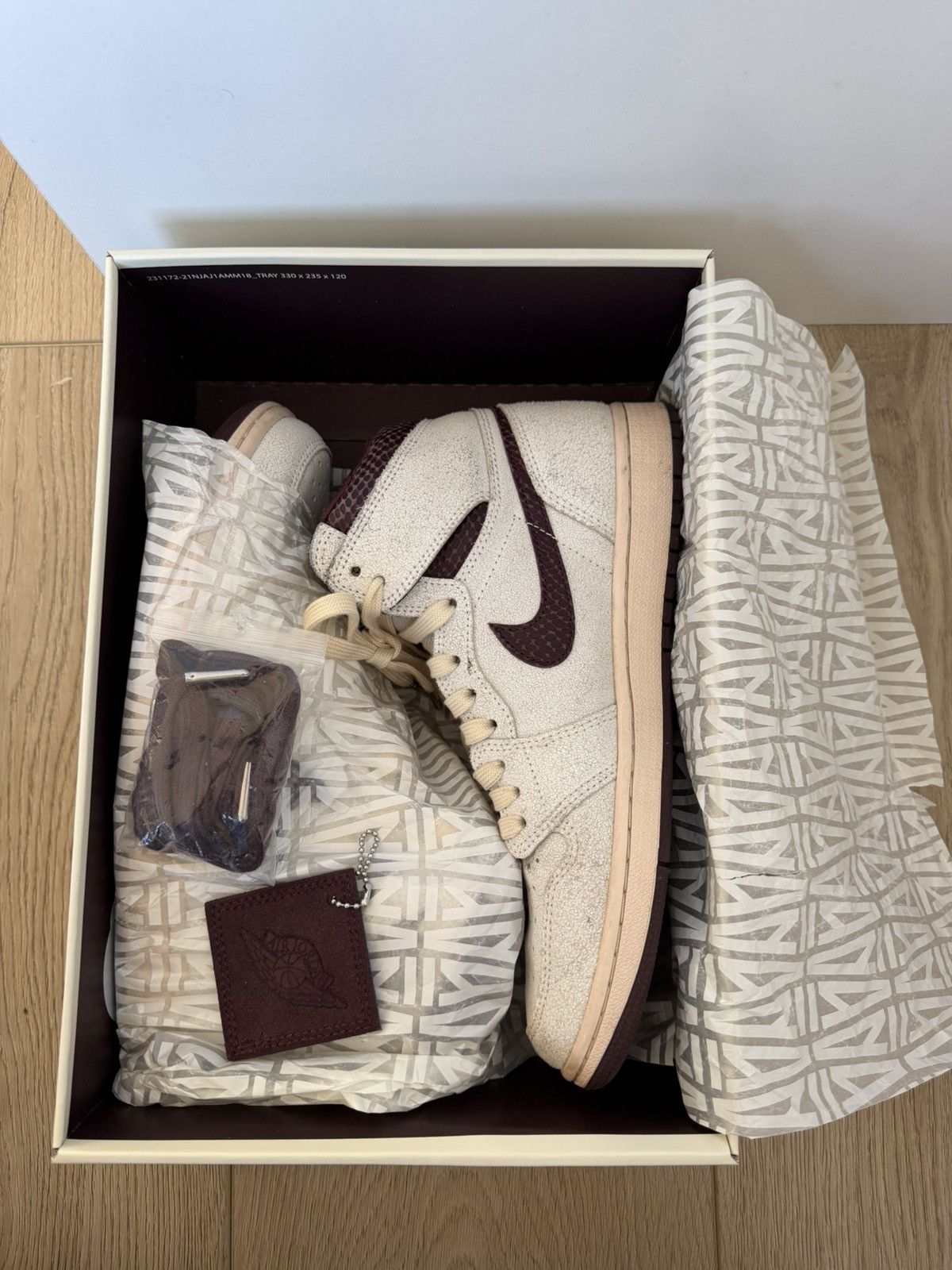 A Ma Maniere × Jordan Brand A Ma Manière Air Jordan 1 Size US 10 / EU 43 - 12 Thumbnail