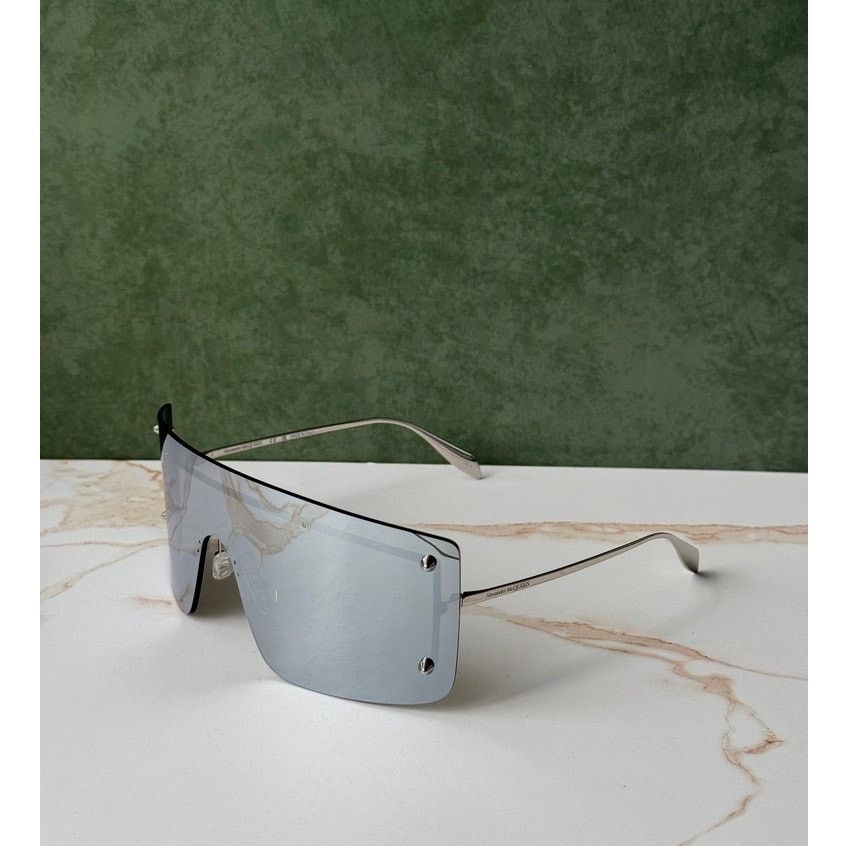 Alexander McQueen NEW Alexander McQueen AM0412S Silver Mirror Mask Sunglasses Size ONE SIZE - 1 Thumbnail