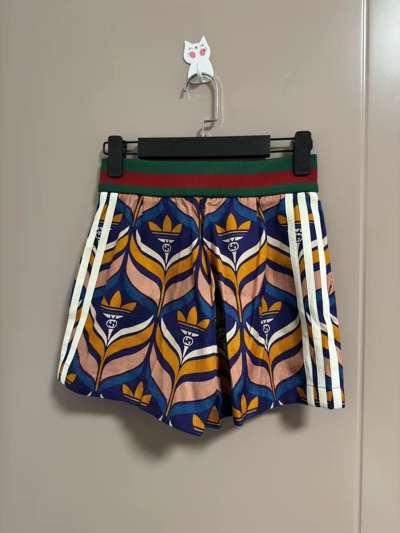 Gucci Gucci x Adidas Short Pants with Floral Design-2505 Size 37" - 2 Thumbnail