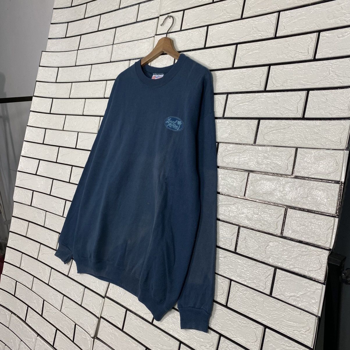 Vintage 📌Vintage Sweatshirt Local Motion Hawaii Big Logo Made in Usa Size US L / EU 52-54 / 3 - 3 Thumbnail