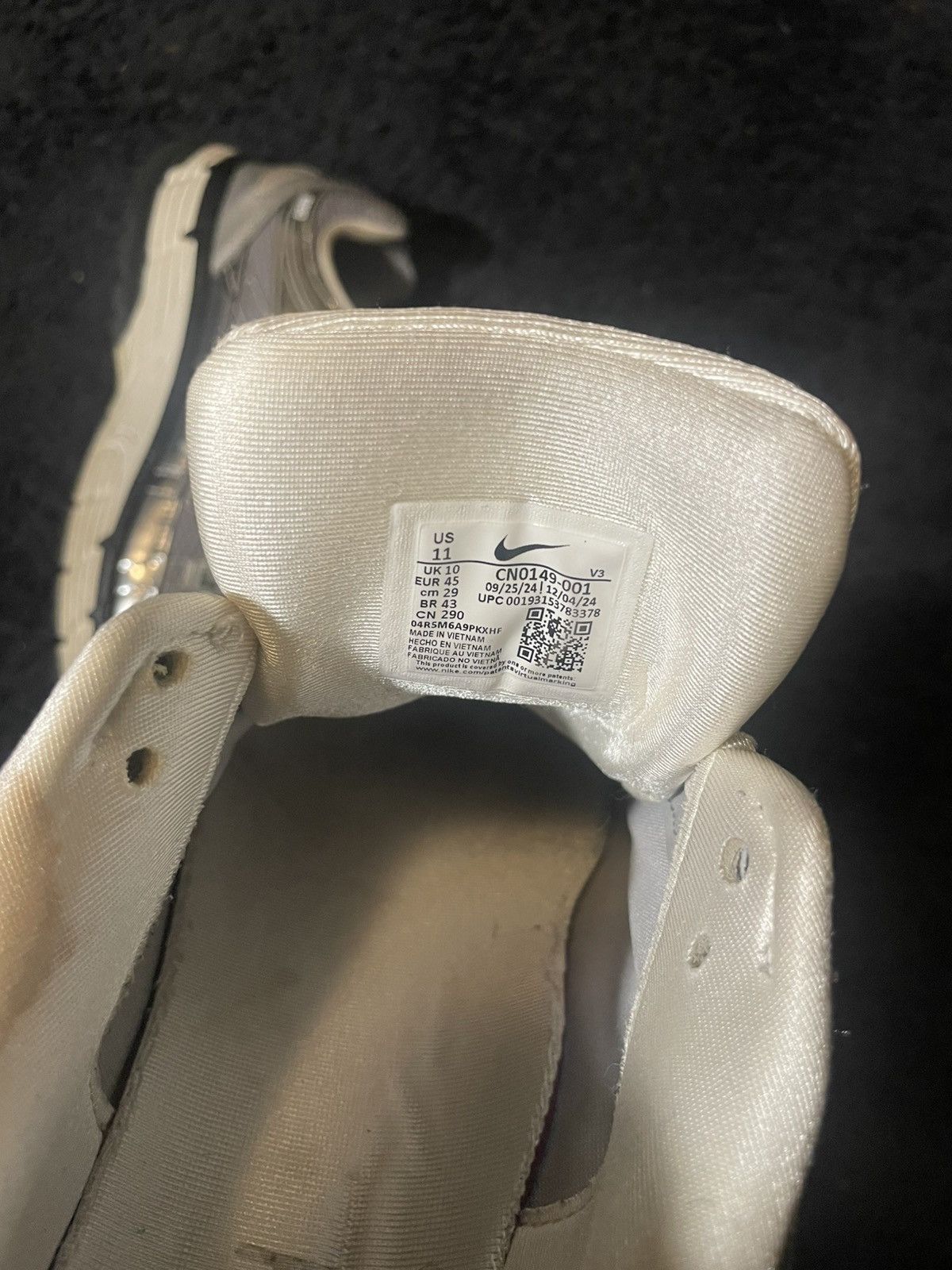 Nike Nike P-6000 Metallic Silver Size US 11 / EU 44 - 6 Thumbnail
