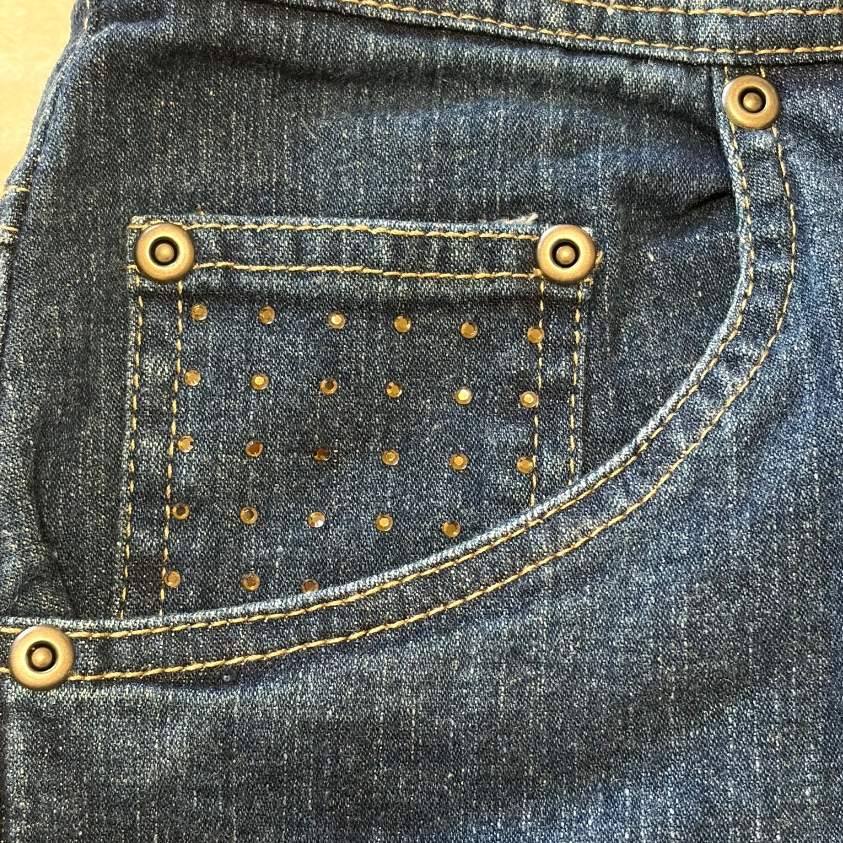 Quacker Factory Quacker Factory Jeans Cropped Womens XS Blue High Rise Denim Cuffed Embellished Rhinestone 5-Pocket Stretch Size 42" / US 20 - 6 Thumbnail