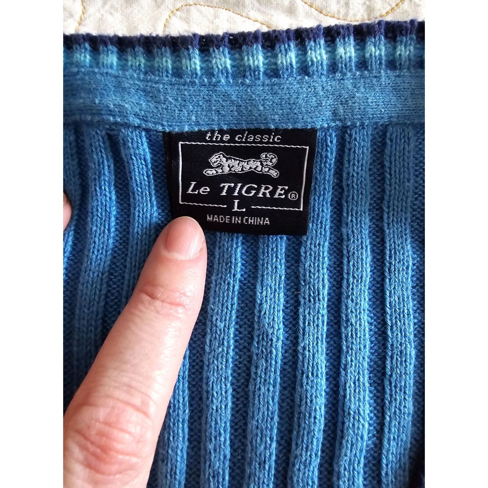 Vintage VINTAGE Le Tigre Blue Cable Knit V-neck Sweater Women's Large Tiger Patch Slim Stretch Size L / US 10 / IT 46 - 5 Thumbnail