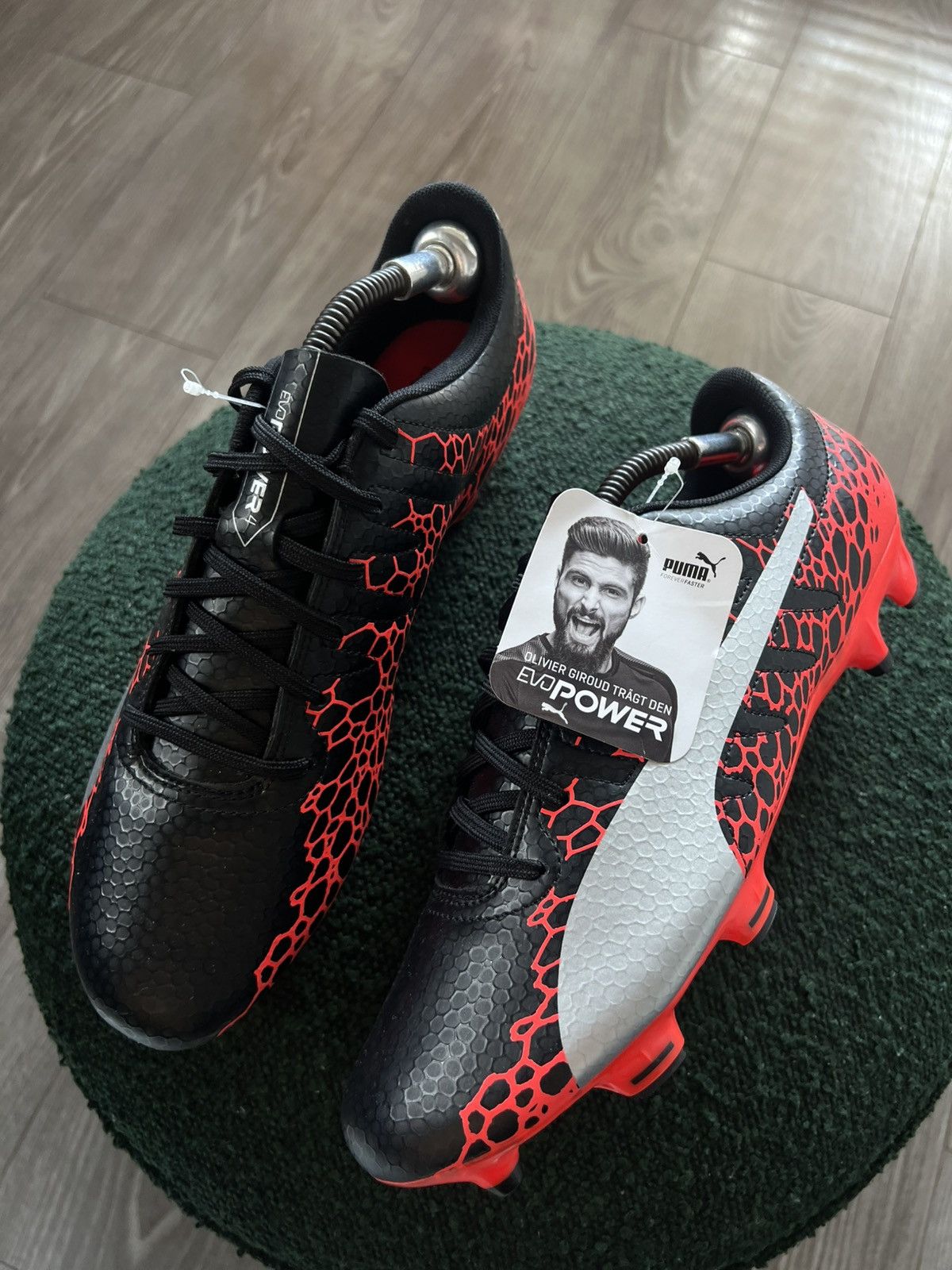 Puma Puma EvoPower 4 X Oliver Giroud Black/Red New Football Boots Size US 10.5 / EU 43-44 - 11 Thumbnail