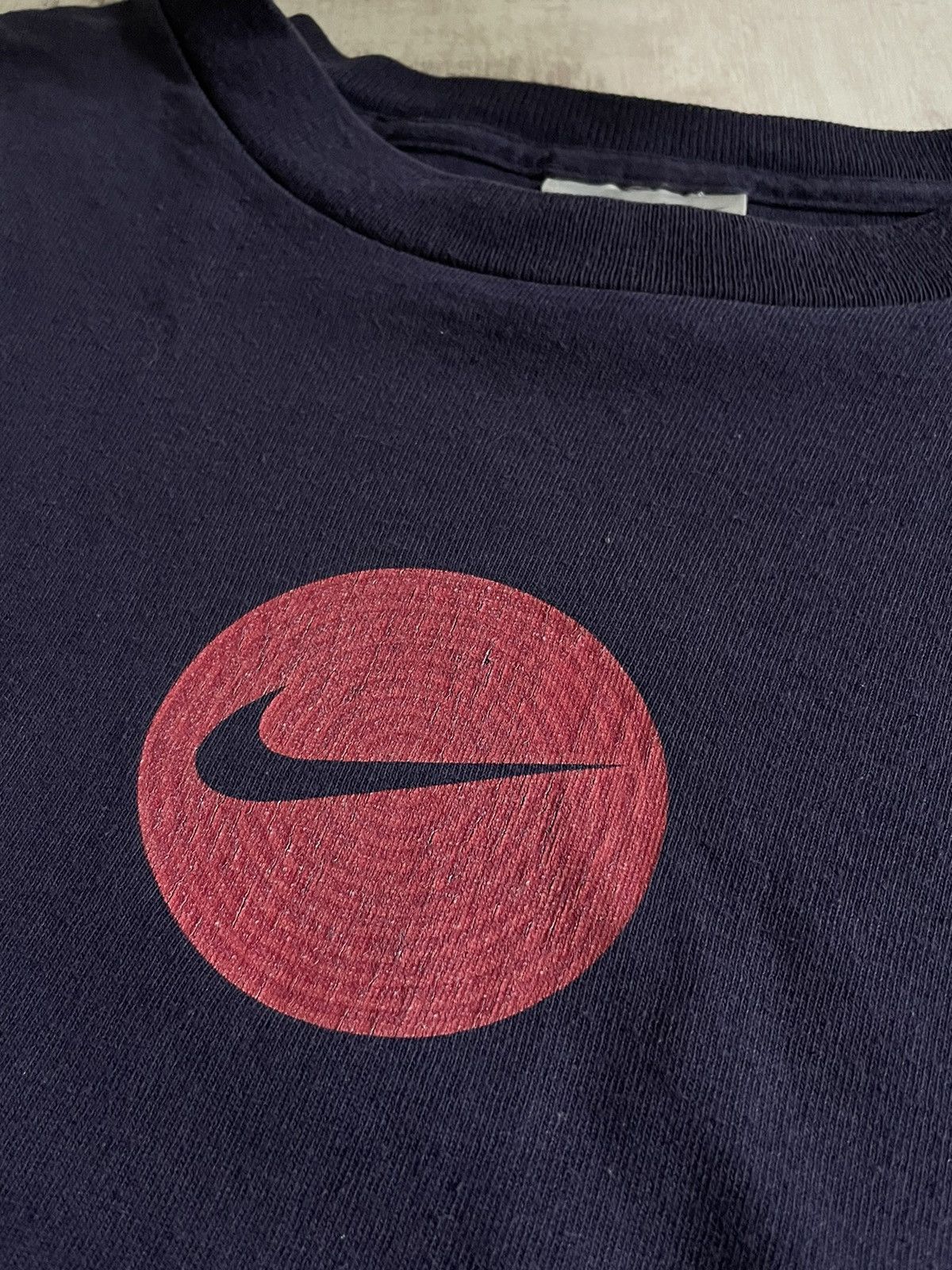Nike × Vintage Vintage Nike Y2K Central Logo T-Shirt Swoosh Blue Fade RARE Size US L / EU 52-54 / 3 - 4 Thumbnail