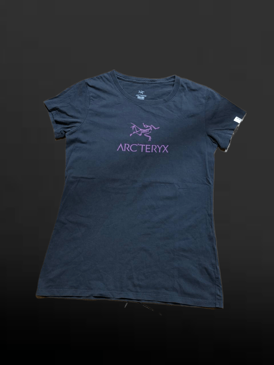 Arc'teryx Arcteryx center Logo Graphic T-Shirt streetwear Size S / US 4 / IT 40 - 1 Thumbnail