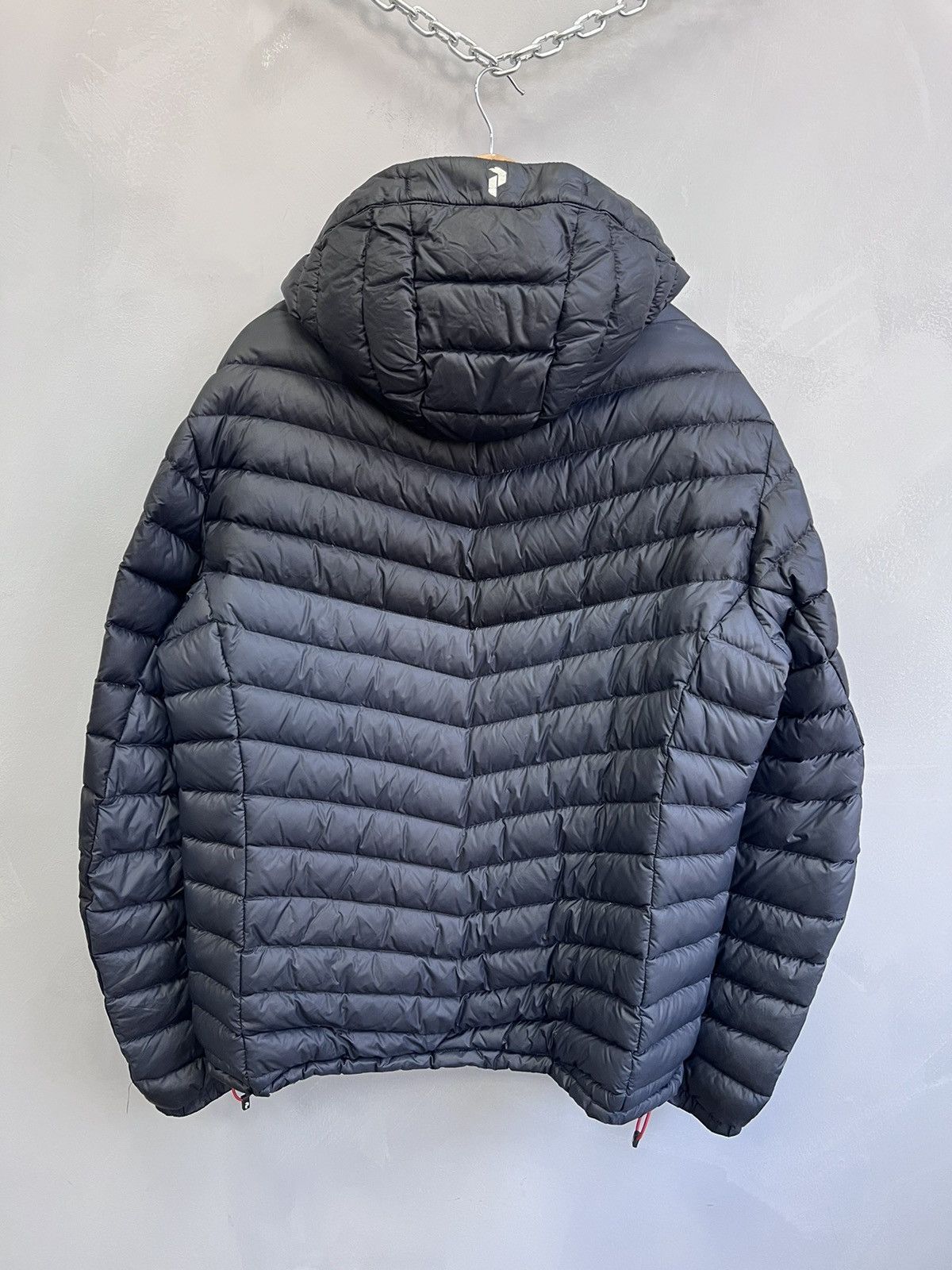 Peak Performance Light HOODED Down Jacket