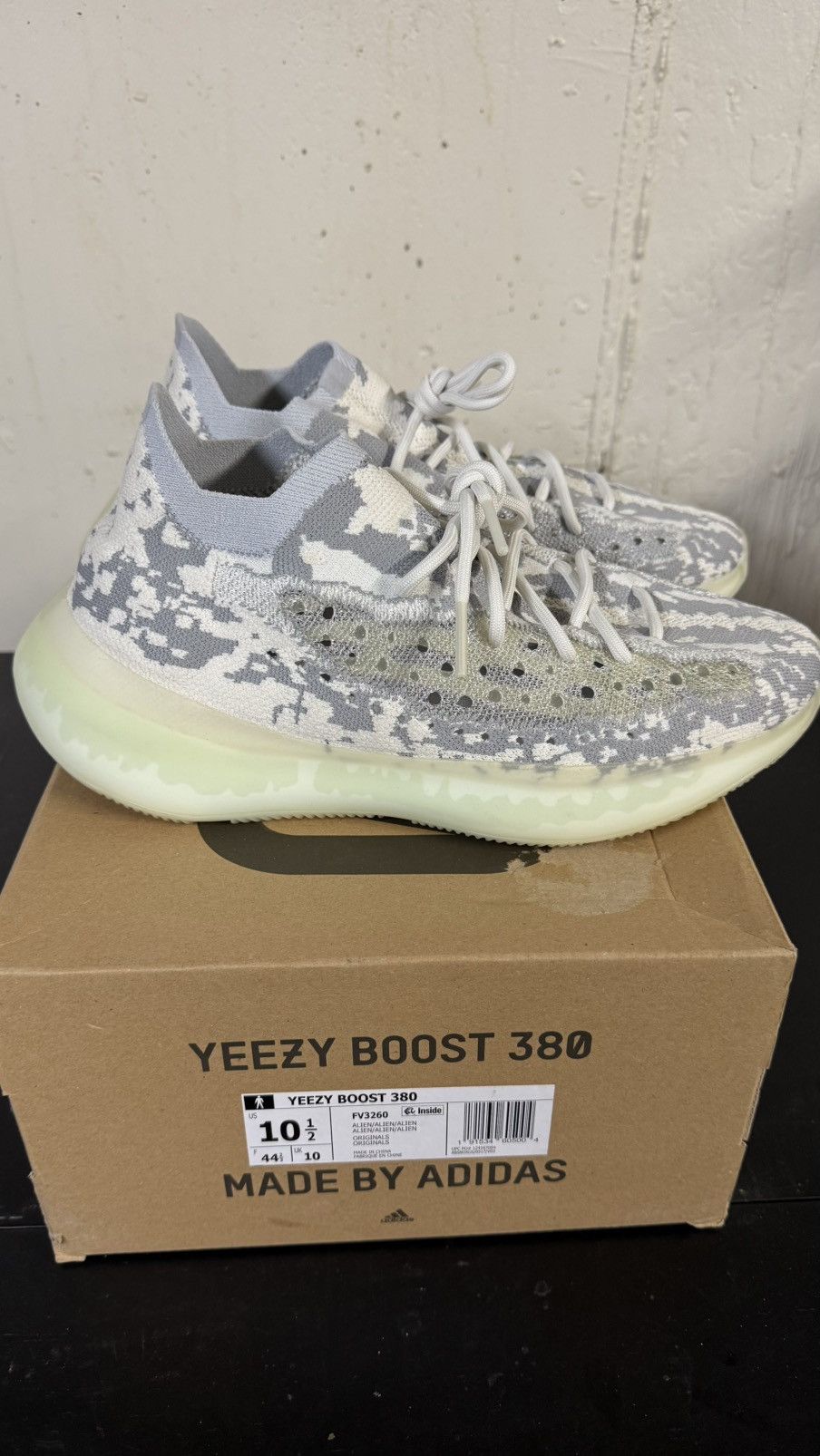 Adidas × Yeezy Yeezy 380 alien Size US 10.5 / EU 43-44 - 4 Thumbnail