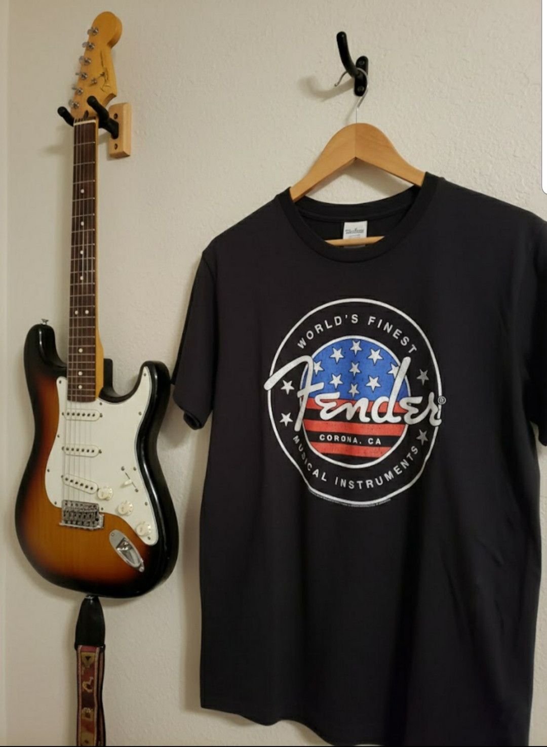 Fender Iconic Fender T-Shirt Plus Size Circular Americana Logo 2XL Size US XXL / EU 58 / 5 - 2 Thumbnail