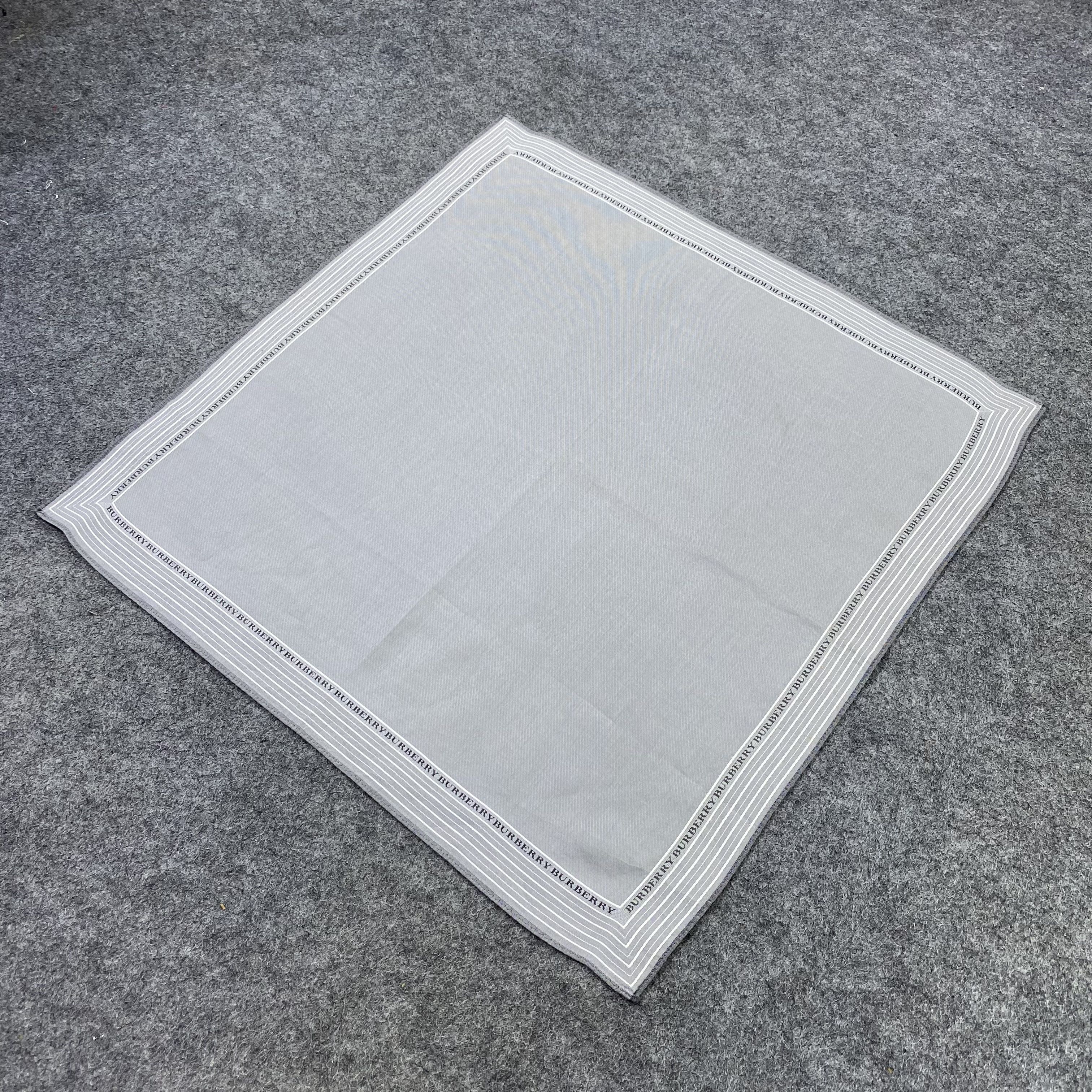 Burberry Burberry Handkerchief / Bandana / Neckerchief-B2254 Size ONE SIZE - 4 Thumbnail