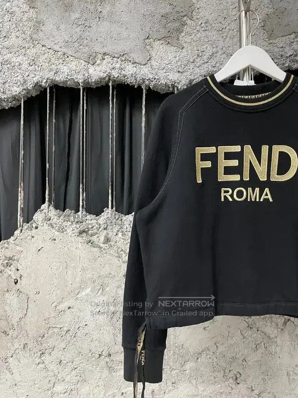 Fendi Fendi Black Cropped Long Sleeve Sweatshirt . Size XS / US 0-2 / IT 36-38 - 3 Thumbnail