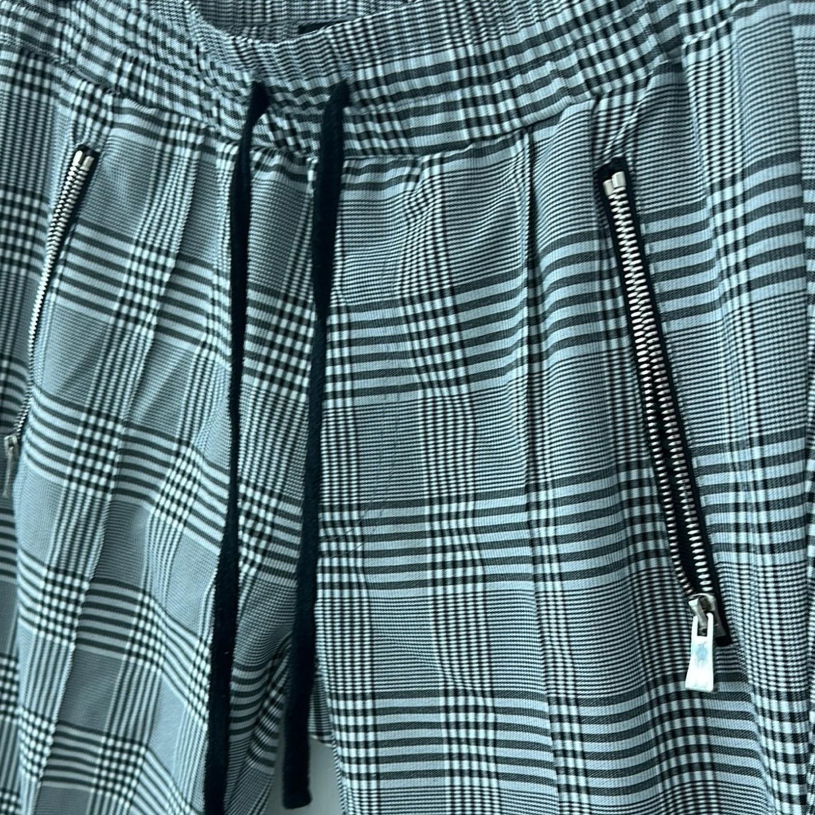 Designer Gray Chinos with Tailored Fit and Classic Style Size US 36 / EU 52 - 3 Thumbnail
