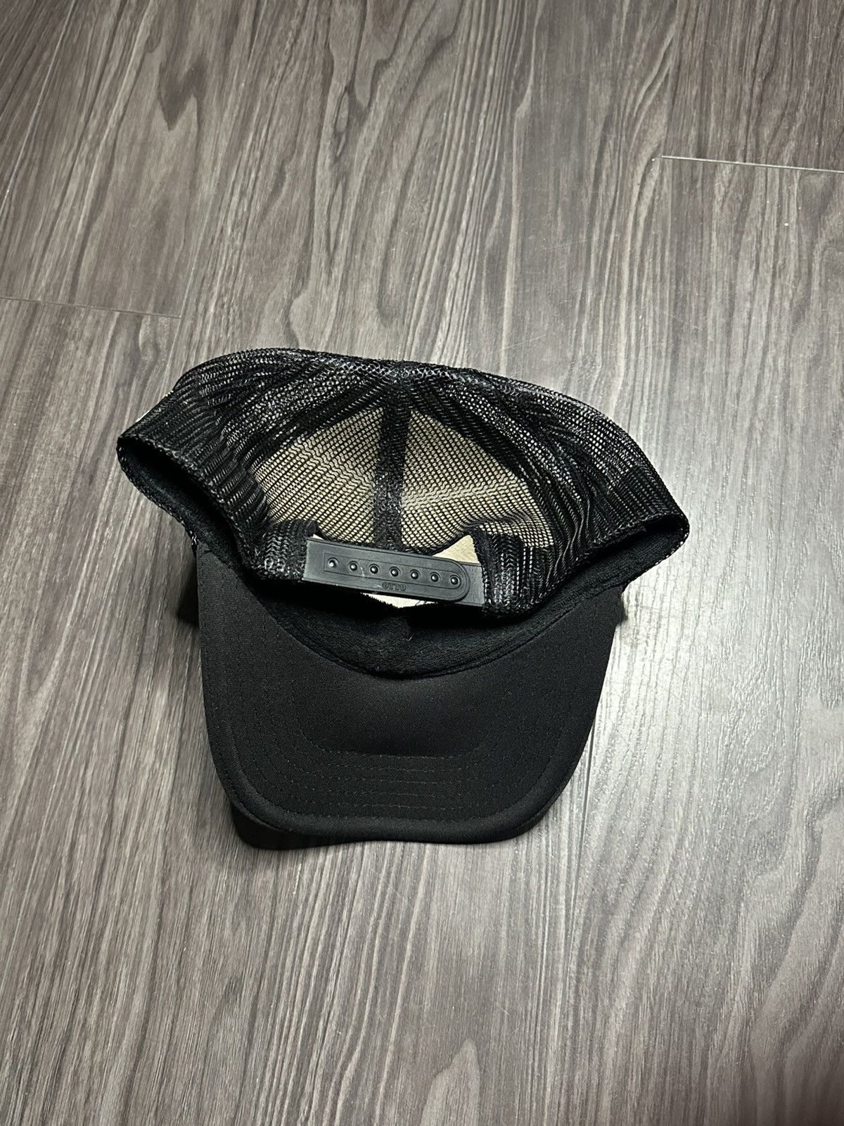 Other Smiley Face Trucker Hat Size ONE SIZE - 3 Thumbnail