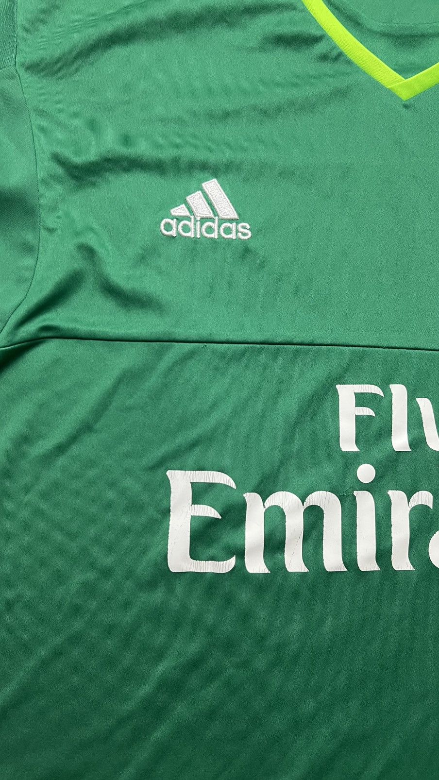 Adidas 2015-2016 Real Madrid third kit goalkeeper adidas jersey Size US XL / EU 56 / 4 - 3 Thumbnail