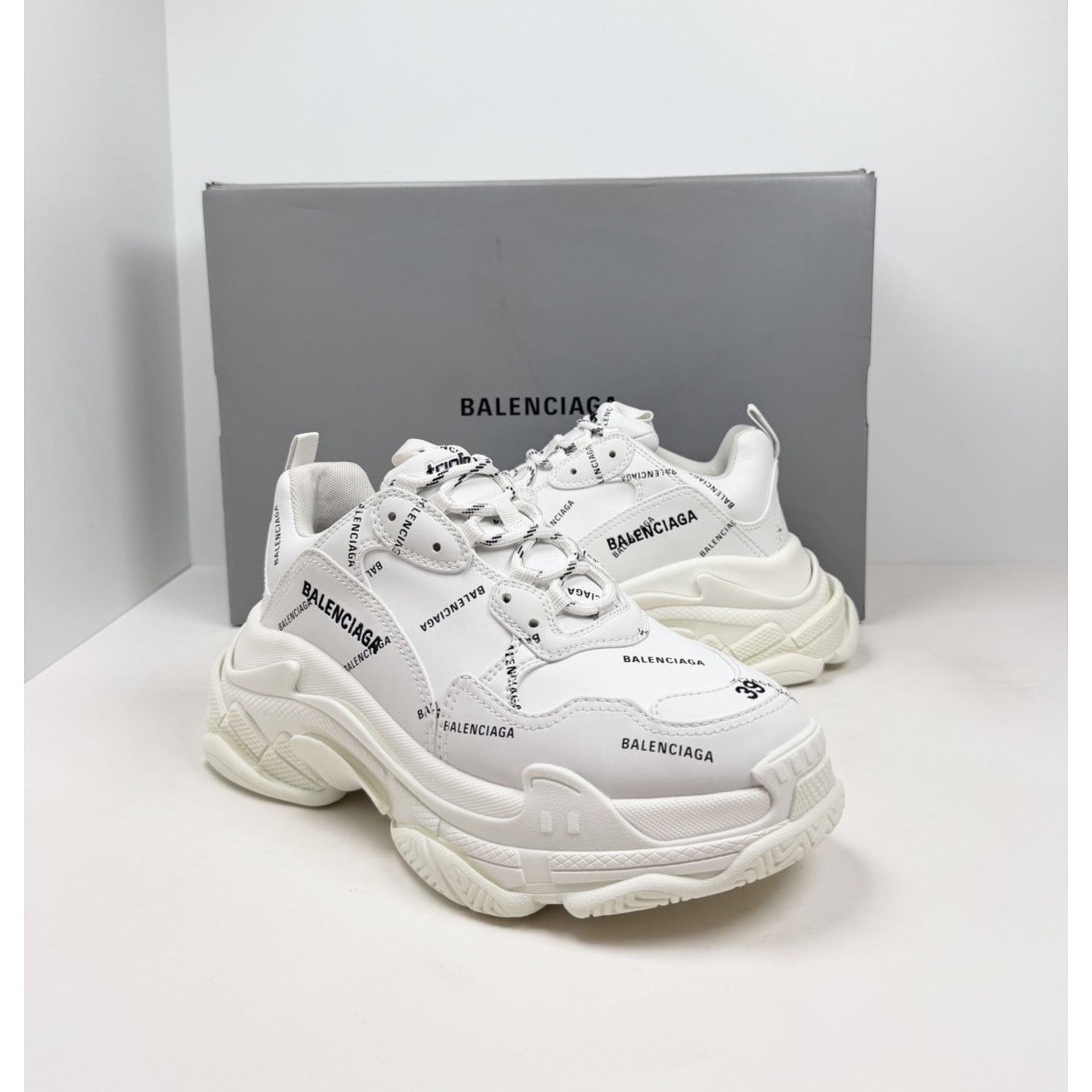 Balenciaga Size 39EU/6US - Balenciaga Triple S Allover Logo NEW Size US 6 / EU 39 - 2 Thumbnail