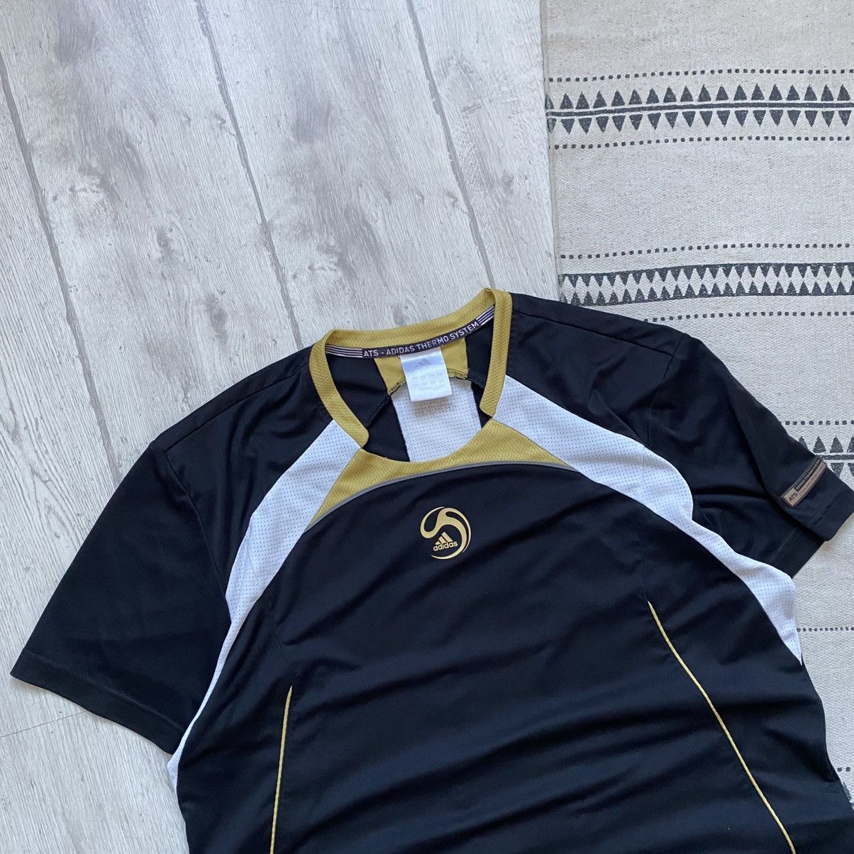Adidas DRILL Vintage Adidas tee Center logo Y2K NIKE TN vibe Size US XL / EU 56 / 4 - 2 Thumbnail