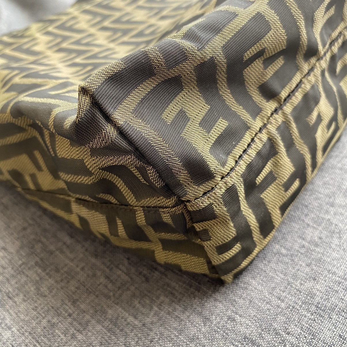 Fendi FENDI Zucca Monogram Tote. Size ONE SIZE - 5 Thumbnail