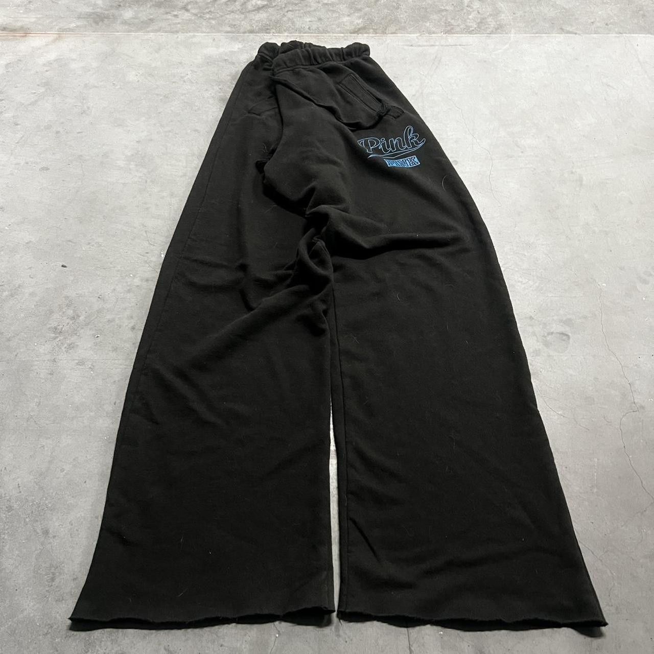 Pink Crazy Vintage Y2K/2000s Baggy Wideleg Black Pink Victoria’s Secret Sweatpants with drawstrings and pockets! Size US 32 / EU 48 - 2 Thumbnail