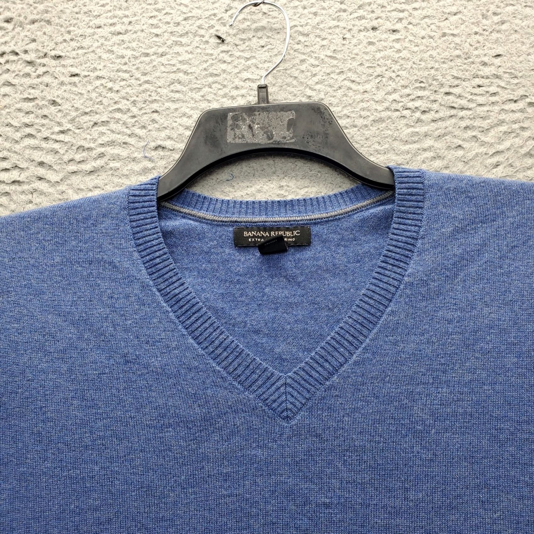 Banana Republic Banana Republic Sweater Mens Large Blue Extra Fine Merino Long Sleeve V-Neck Size US L / EU 52-54 / 3 - 7 Thumbnail