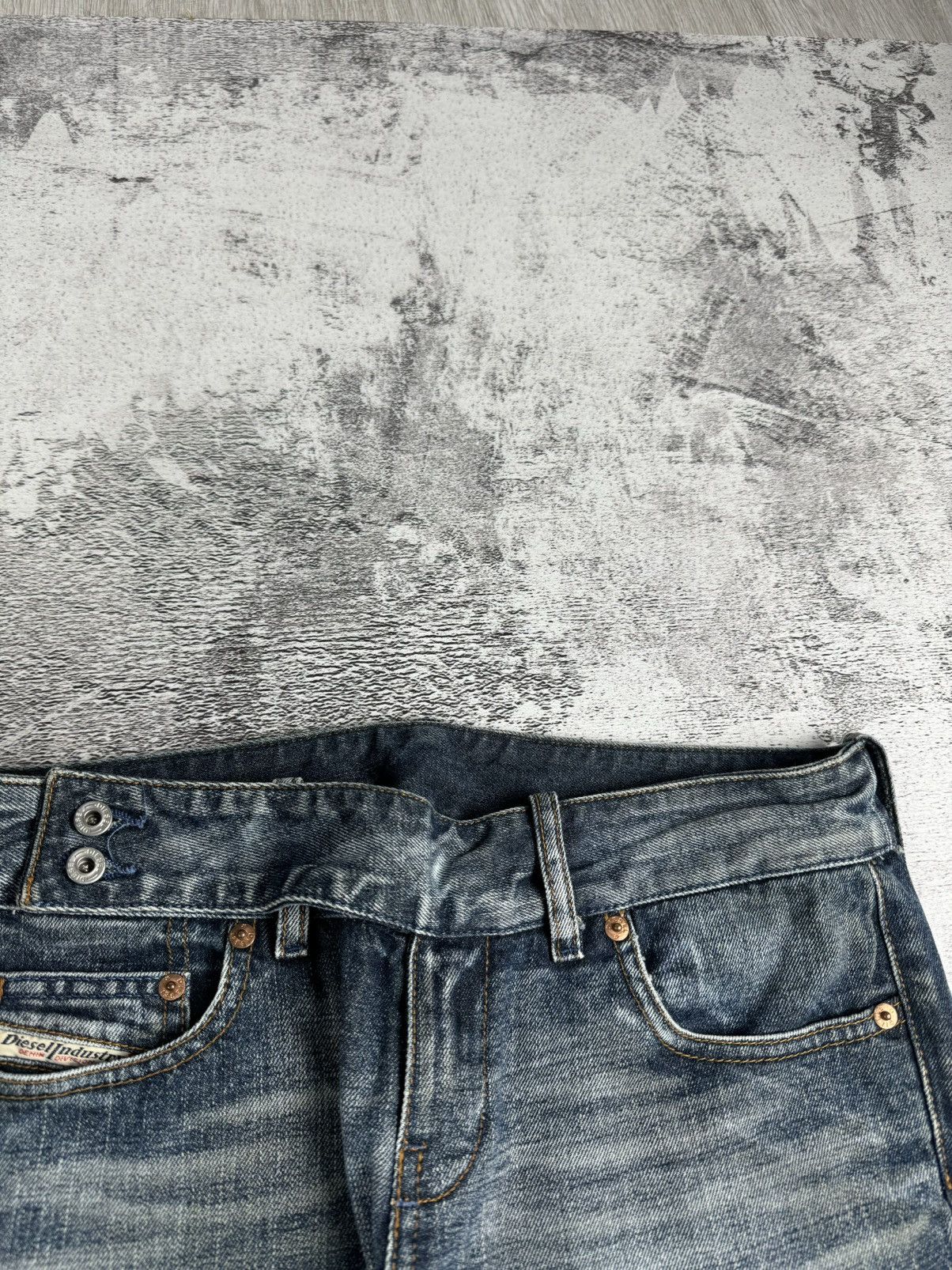 Diesel Diesel Cherone Y2K Distressed Denim Straight Jeans Trousers Size 30" / US 8 / IT 44 - 12 Thumbnail