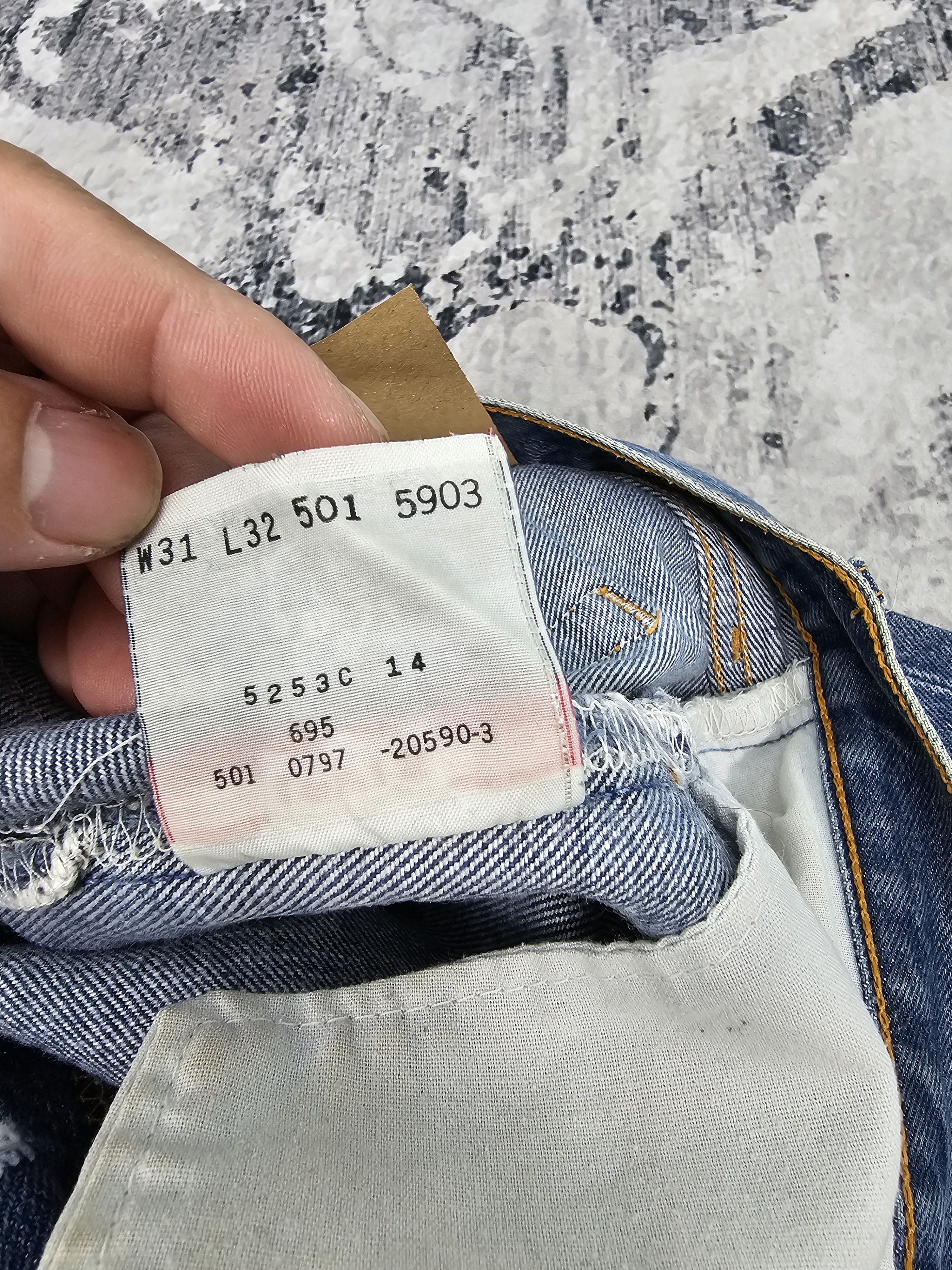 Levi's Vtg 90's LEVIS 501 Ripped Distressed Jean Size 31X29.5 L0421 Size US 31 - 16 Thumbnail