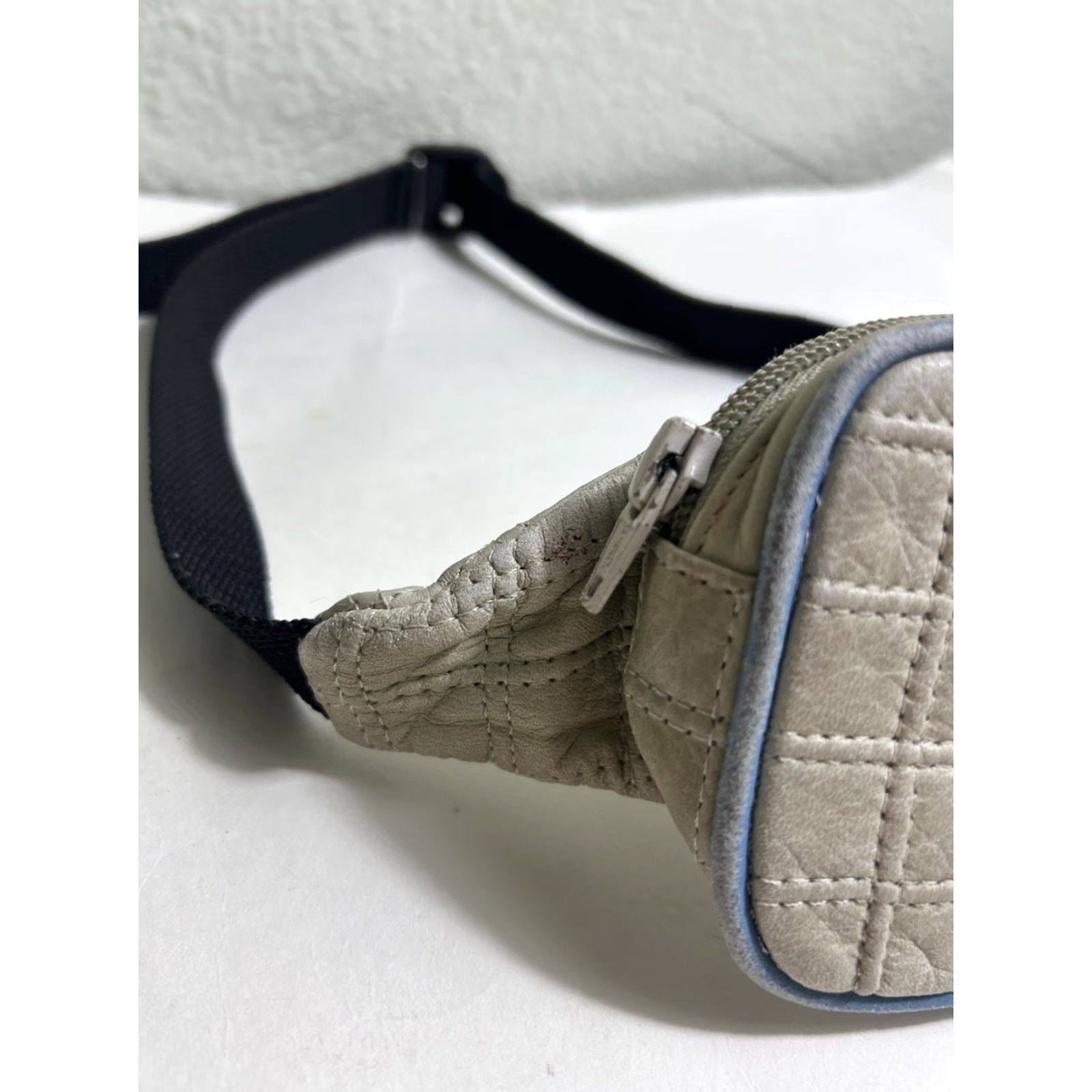 J Brand VINTAGE Colin Brand Leather Fanny Pack Gray Small Men Belt Bag & Fanny Pack 5.5x3.5x1.5 inches Mens Size ONE SIZE - 2 Thumbnail