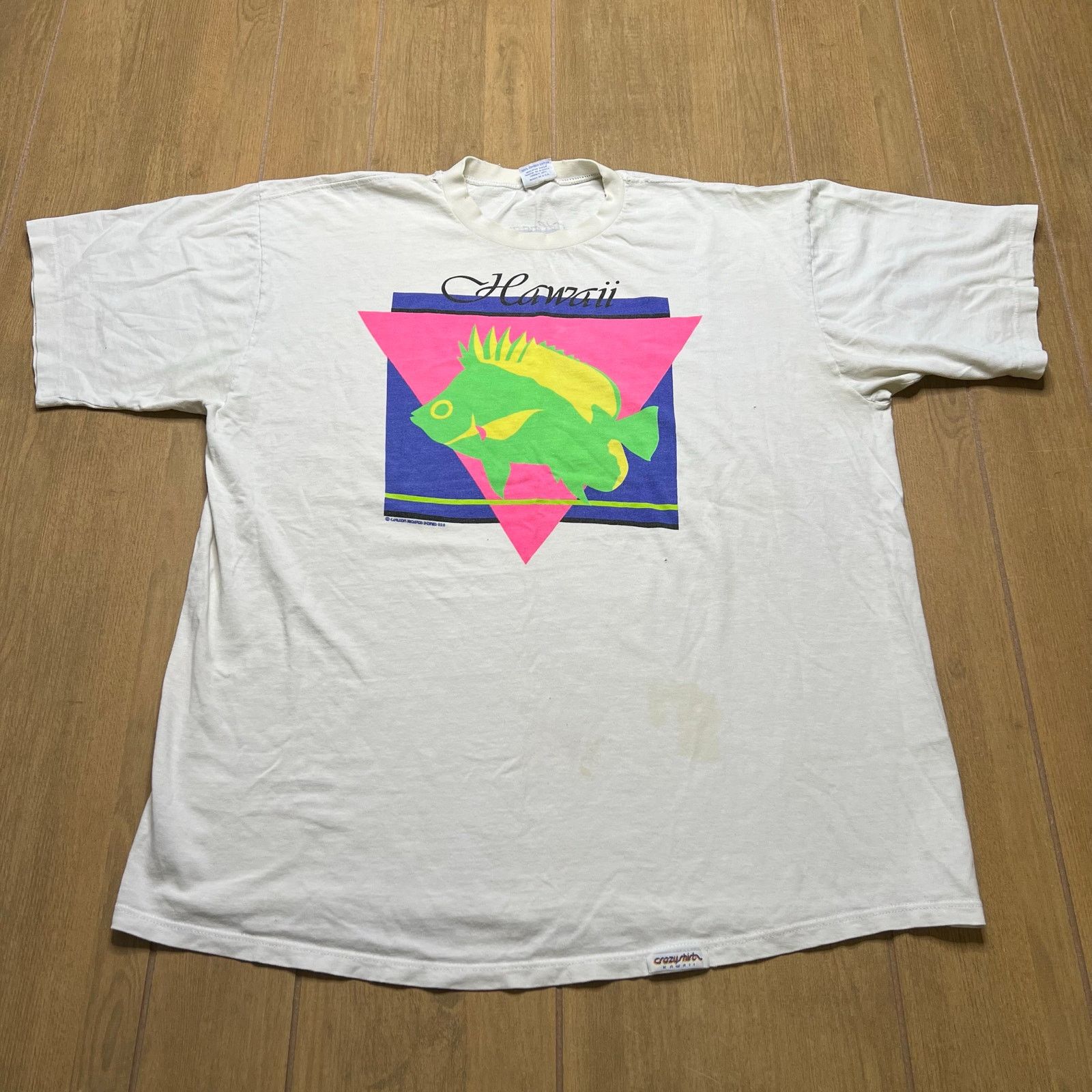 Vintage Vintage Crazy Shirts Hawaii T Shirt Neon Fish USA XL 80s Size US XL / EU 56 / 4 - 1 Thumbnail