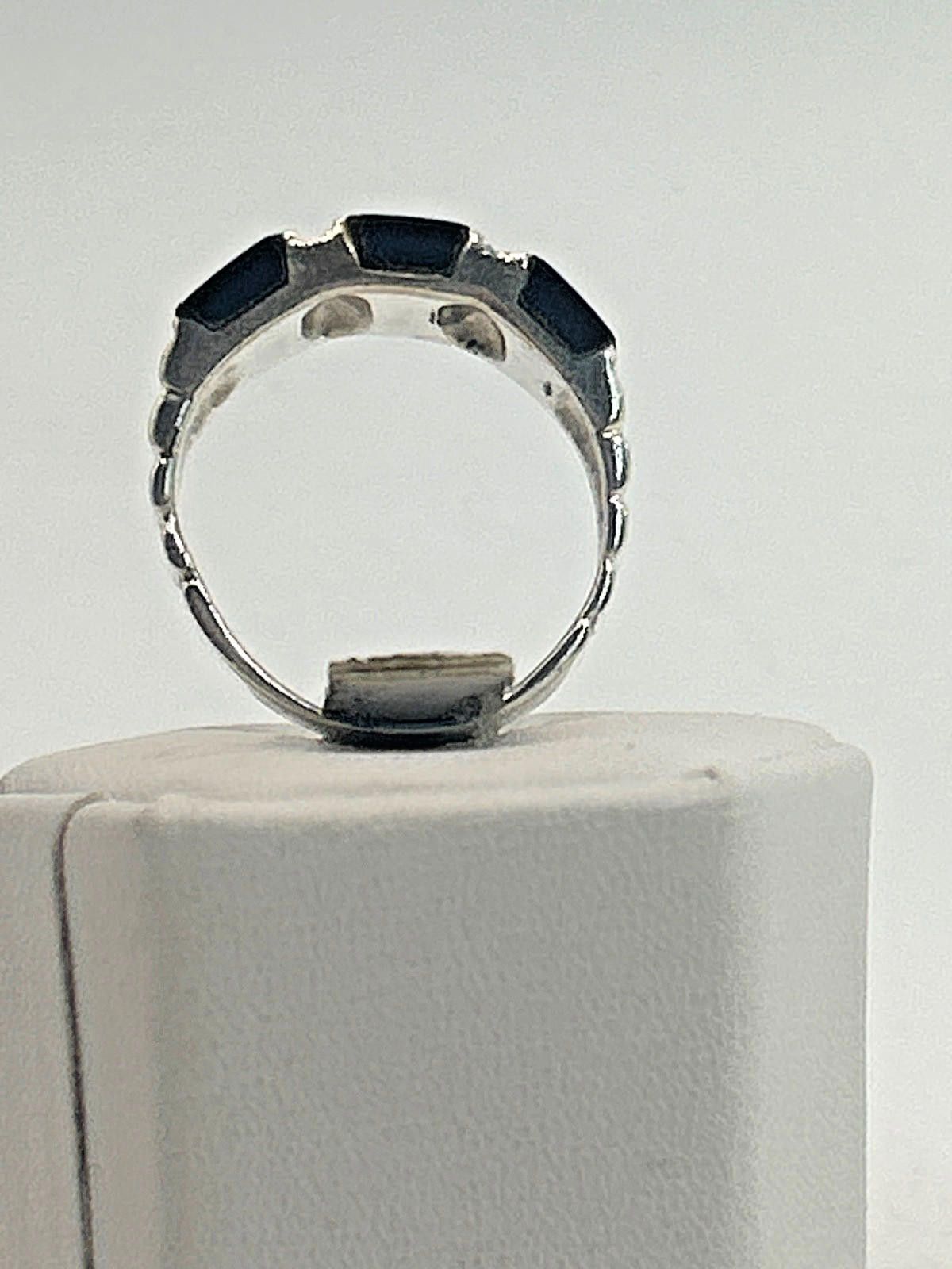 Sterling Silver 925 Vintage Sterling Silver Ring Size 8 with Black stone Size ONE SIZE - 5 Thumbnail