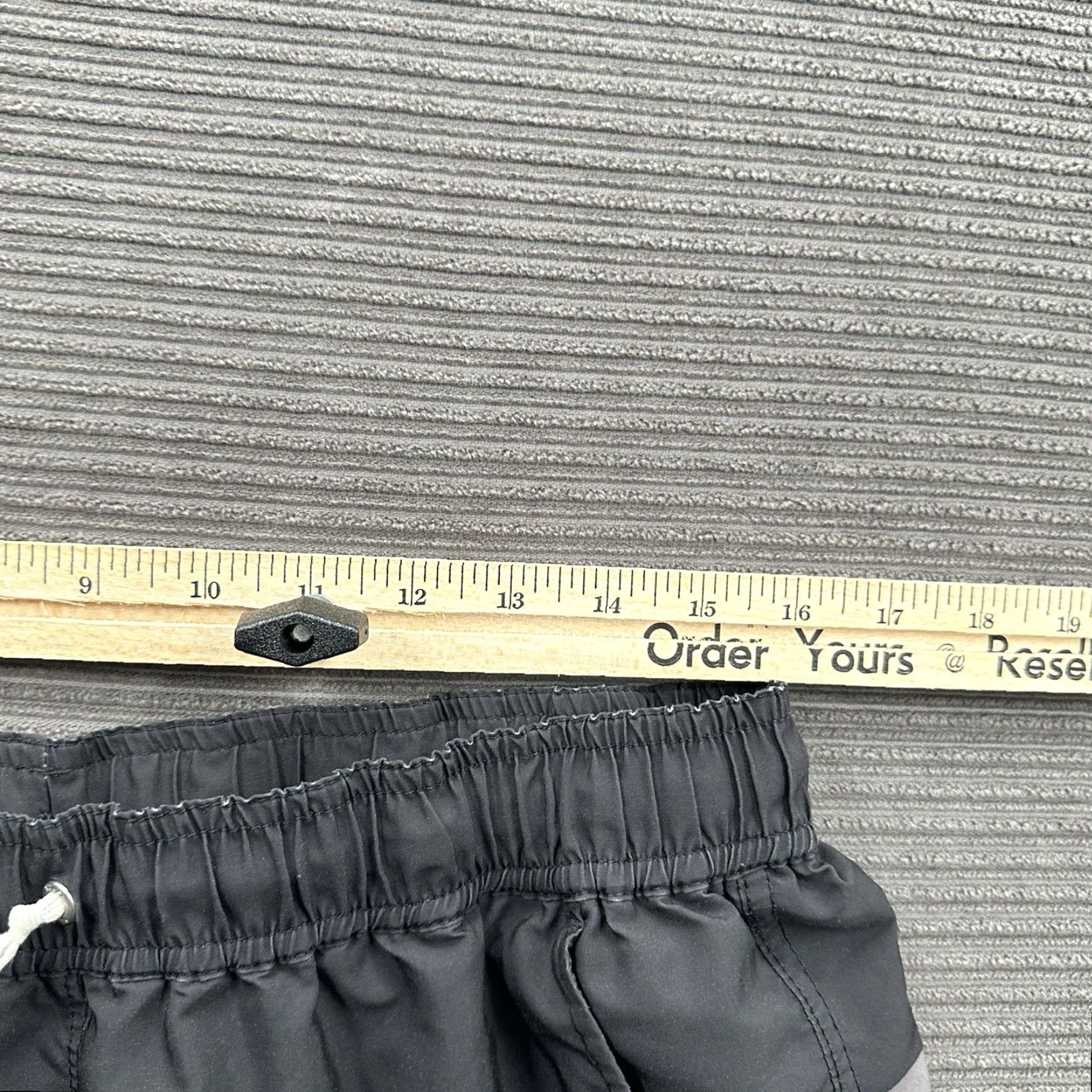 Vuori Vuori Trail Shorts Men 32 Black Red Gray Colorblock Lined Gym Training Outdoors Athletic 8in Inseam Mens Size US 32 / EU 48 - 4 Thumbnail