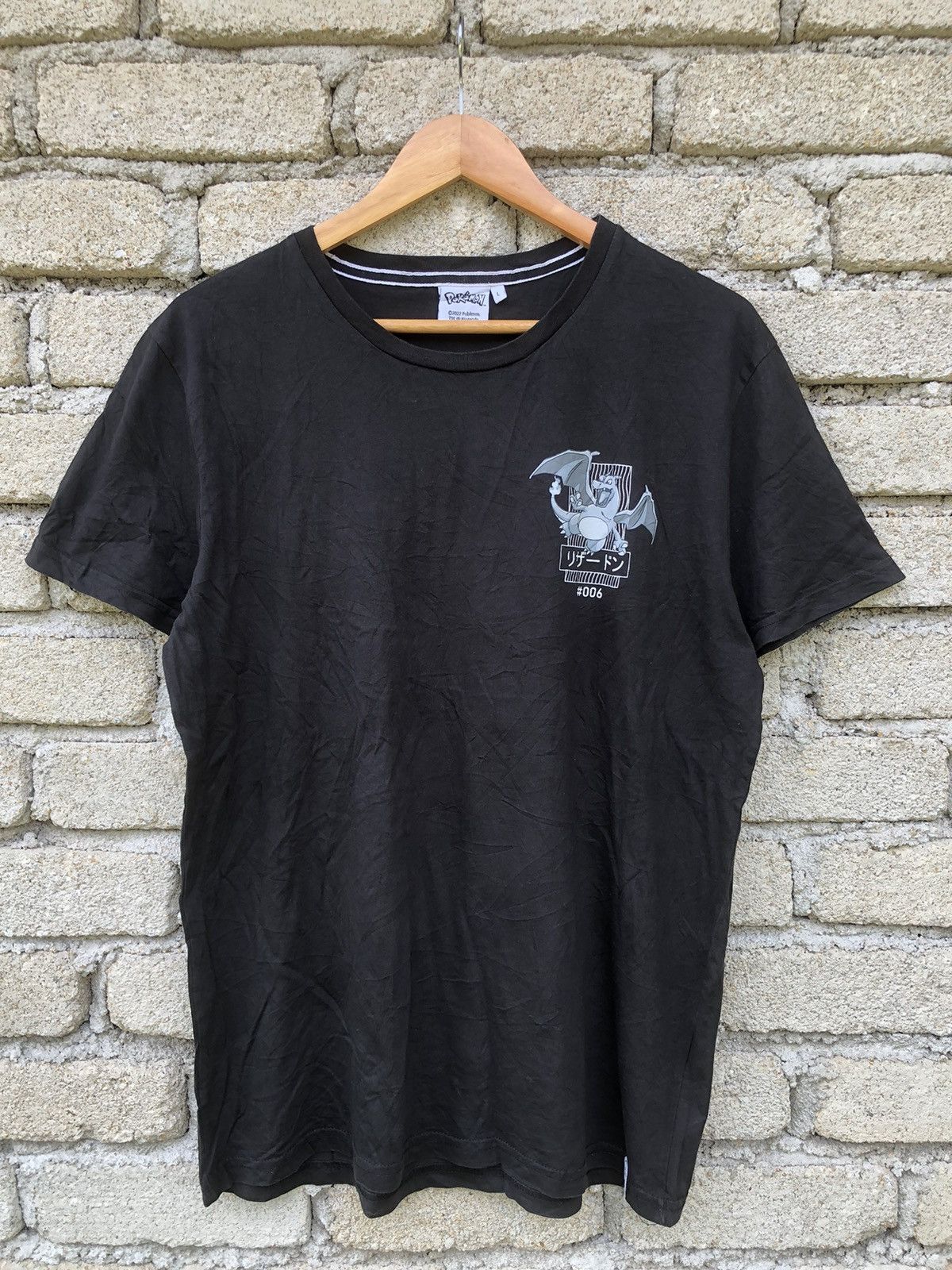 Anime × Japanese Brand × Vintage Vintage Y2K Pokemon Charizard Dracaufeu #006 Backhit Tshirt Size US L / EU 52-54 / 3 - 7 Thumbnail