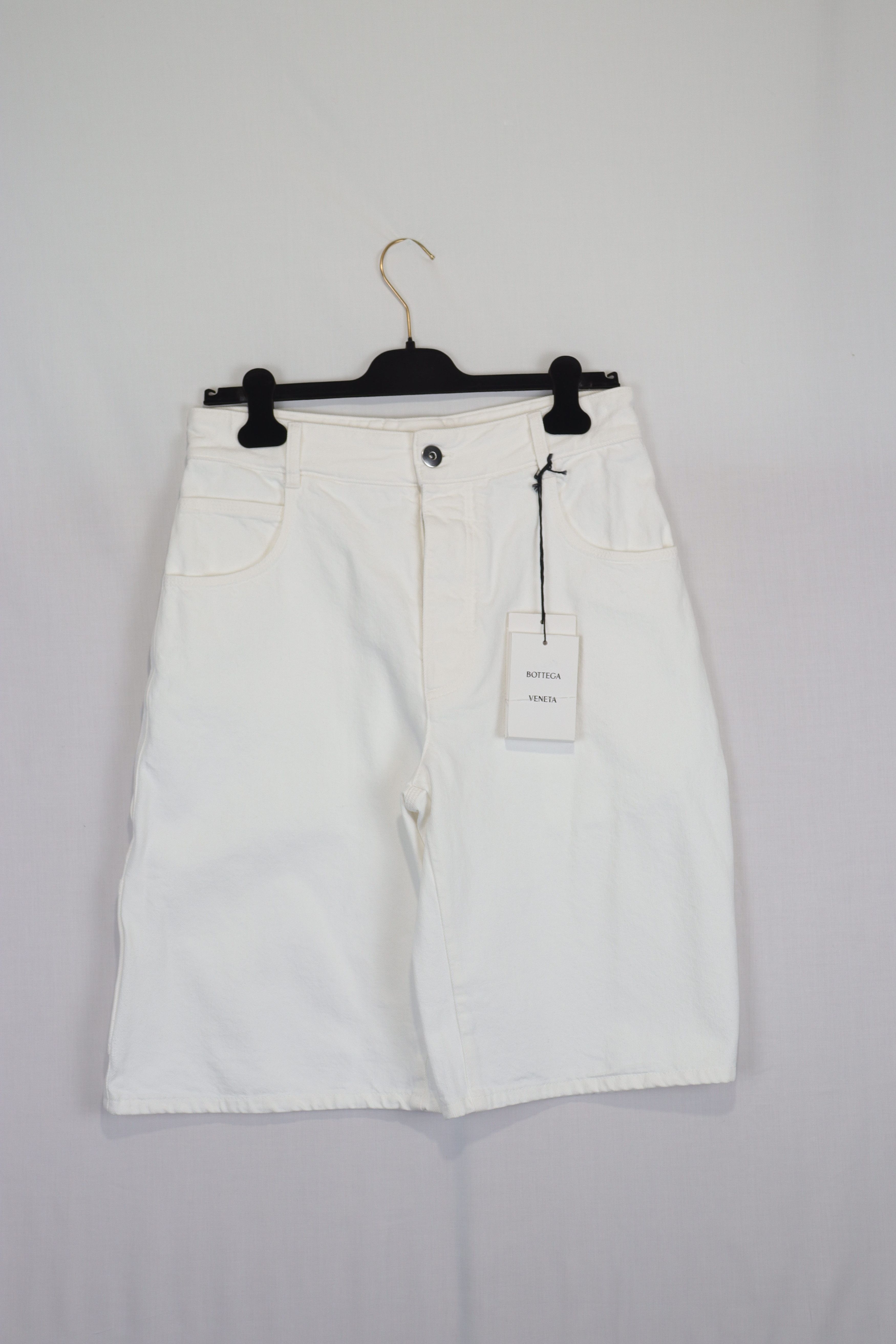 Bottega Veneta o1rshd11223 White Cargo Shorts Size US 36 / EU 52 - 2 Thumbnail