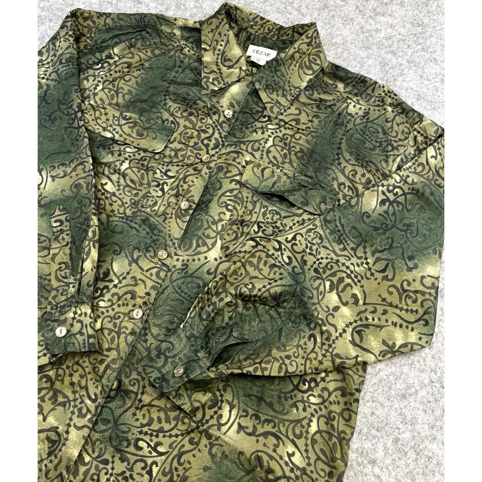 Etro VINTAGE Cezar Silk Shirt Women's Green Paisley Damask Pattern Large Long Sleeve Button-Up Retro Size L / US 10 / IT 46 - 3 Thumbnail