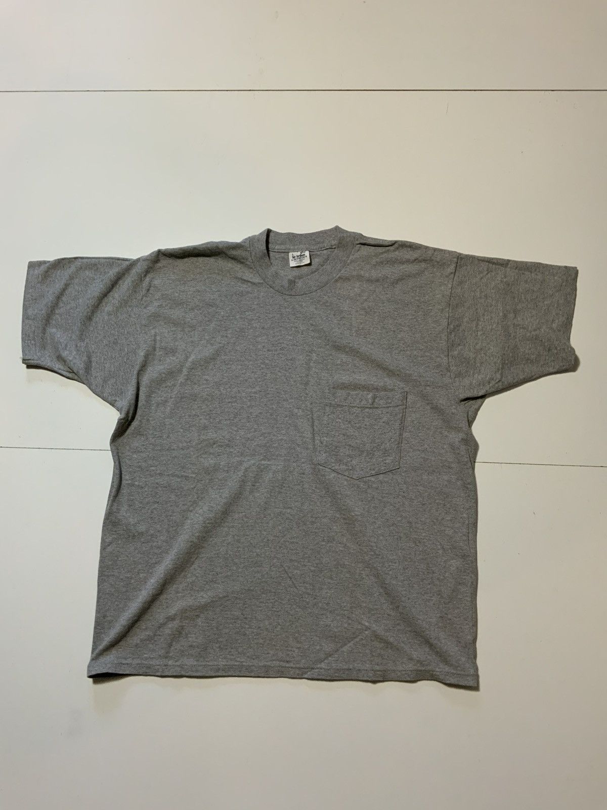 Vintage Vintage Le Breve For Mervyn’s Pocket Blank Crewneck T-Shirt Size US L / EU 52-54 / 3 - 1 Thumbnail