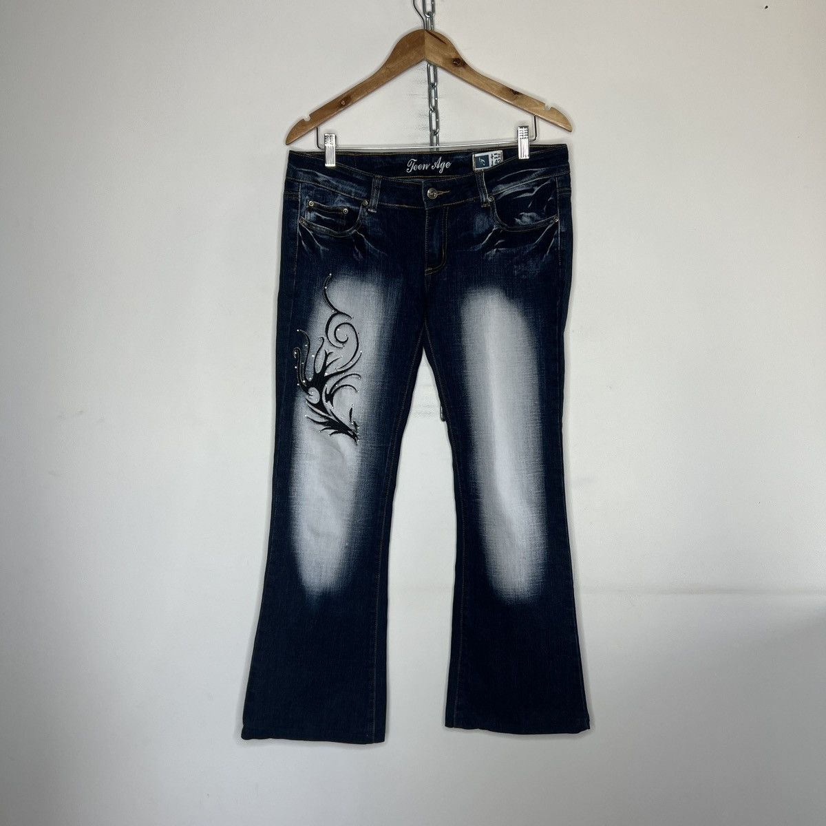 Japanese Brand × Vintage Vintage Crazy Age Low Rise Bootcut Denim Jeans Baggy Tribal Size 30" / US 8 / IT 44 - 1 Thumbnail