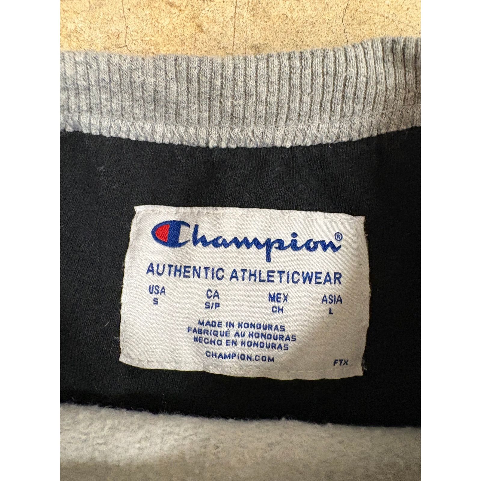 Champion Champion Grey Embroidered Crewneck Pullover Sweater Gray S Size US S / EU 44-46 / 1 - 8 Thumbnail