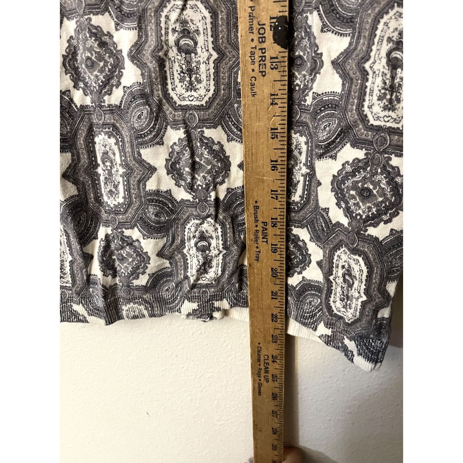 Talbots Talbots Sweater Womens Medium Gray Cardigan Geometric designer stretch button Size M / US 6-8 / IT 42-44 - 4 Thumbnail