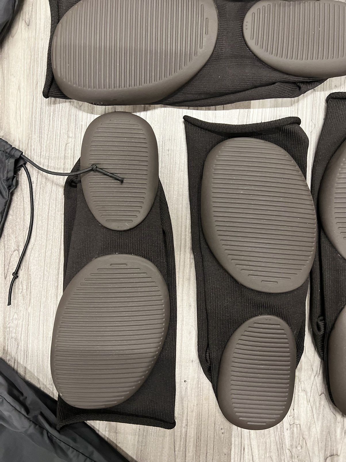Kanye West × Yeezy YZY PODS sz 3 Size US 12 / EU 45 - 3 Thumbnail