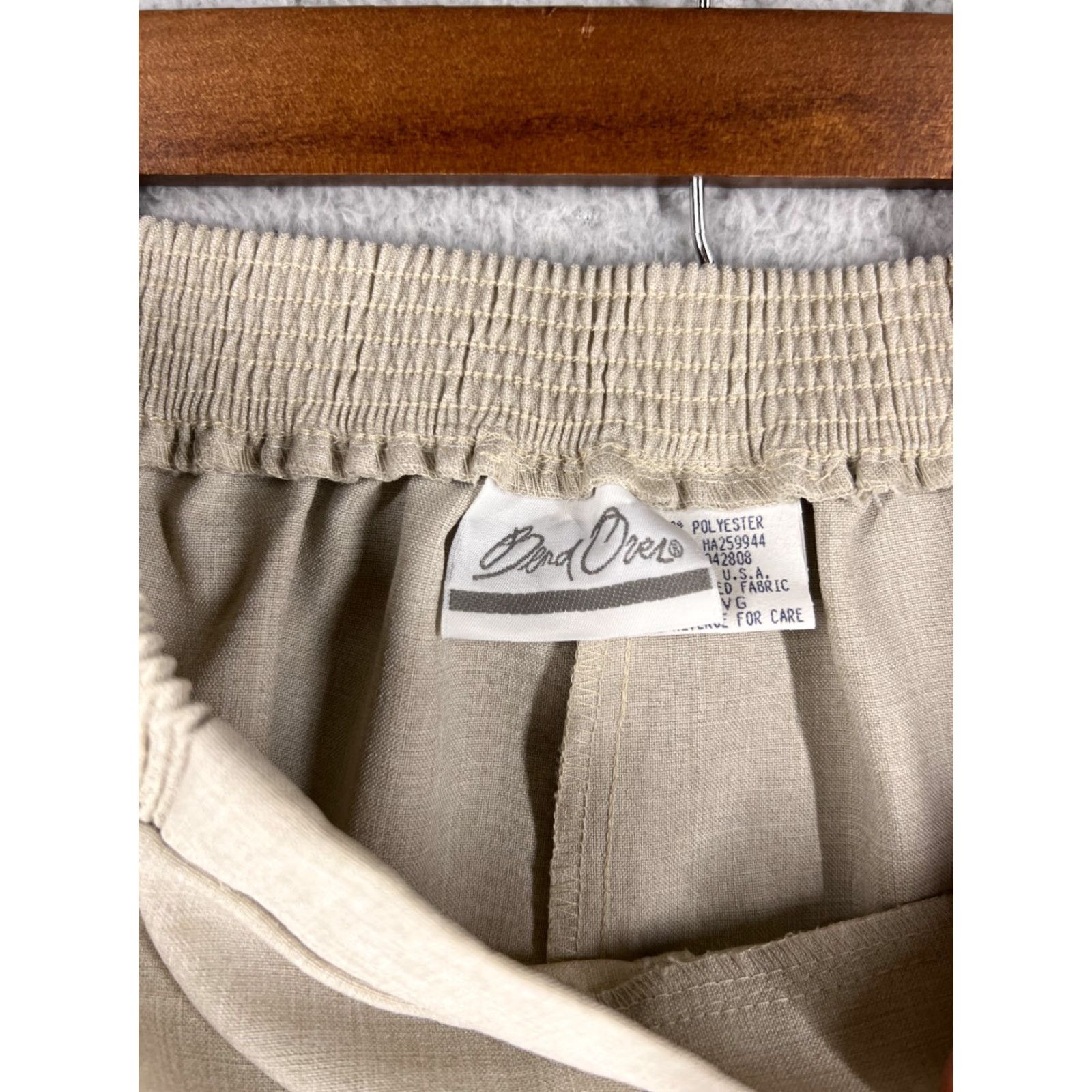 Vintage Bend Over Beige Pants Womens 14 Slim Inseam 29.5" Pleated High Rise Polyester USA Made Casual Modern Size 36" / US 14 / IT 50 - 6 Thumbnail