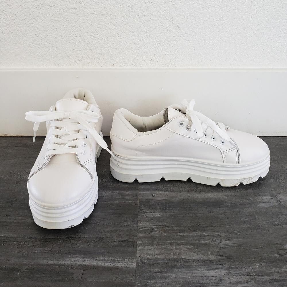 Designer White Classic Laced Up Platform Sneaks Size US 9 / IT 39 - 2 Thumbnail