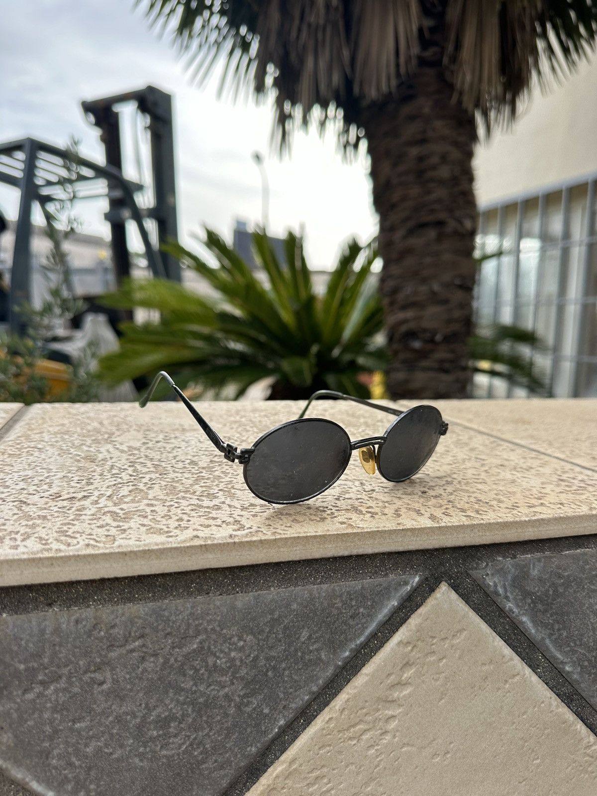 Valentino Valentino Sunglasses Vintage Black V678 Size ONE SIZE - 1 Thumbnail