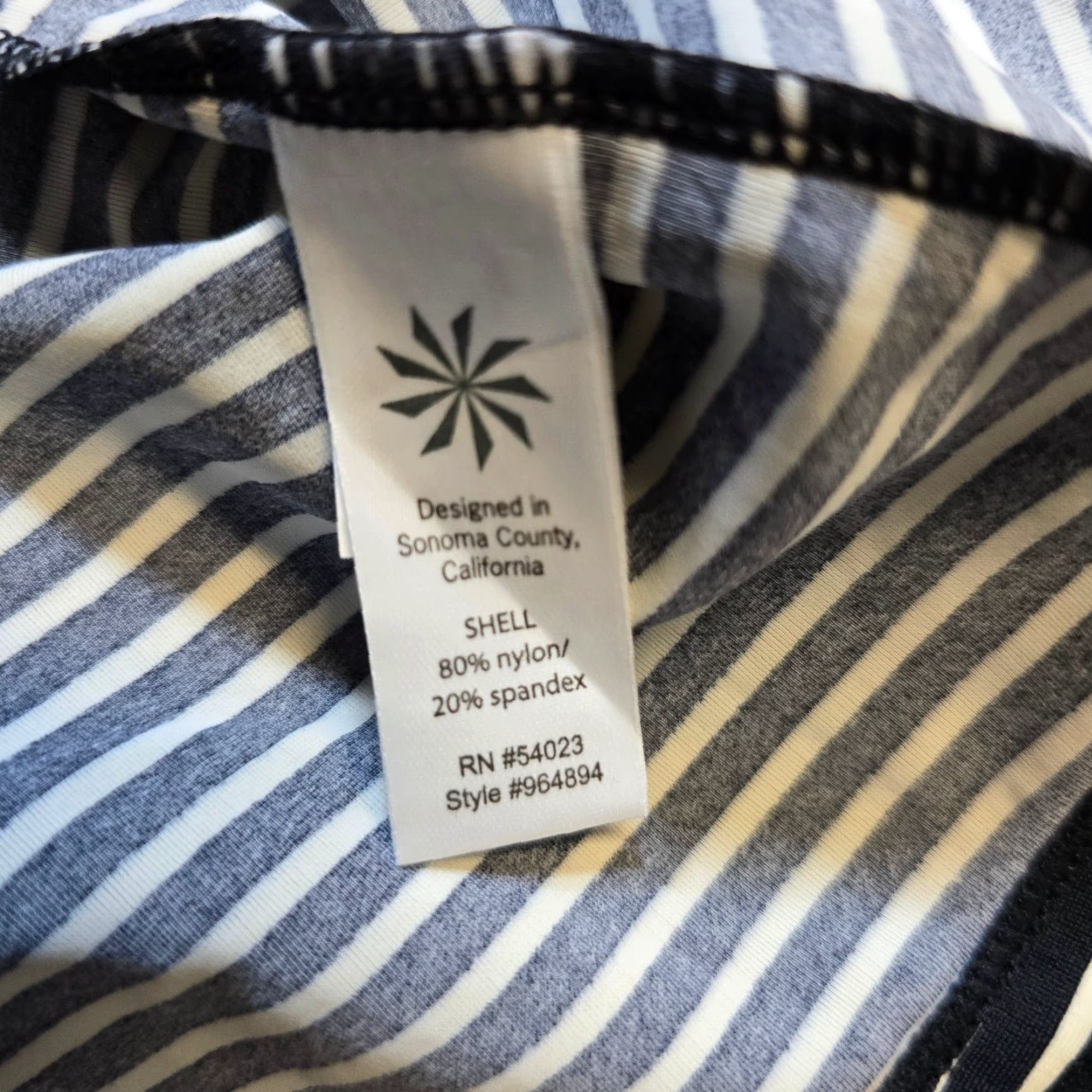 Athleta Athleta Top Womens L Black White Striped Nylon Stretch Performance Workout Blouse Knit Ruched Size L / US 10 / IT 46 - 7 Thumbnail